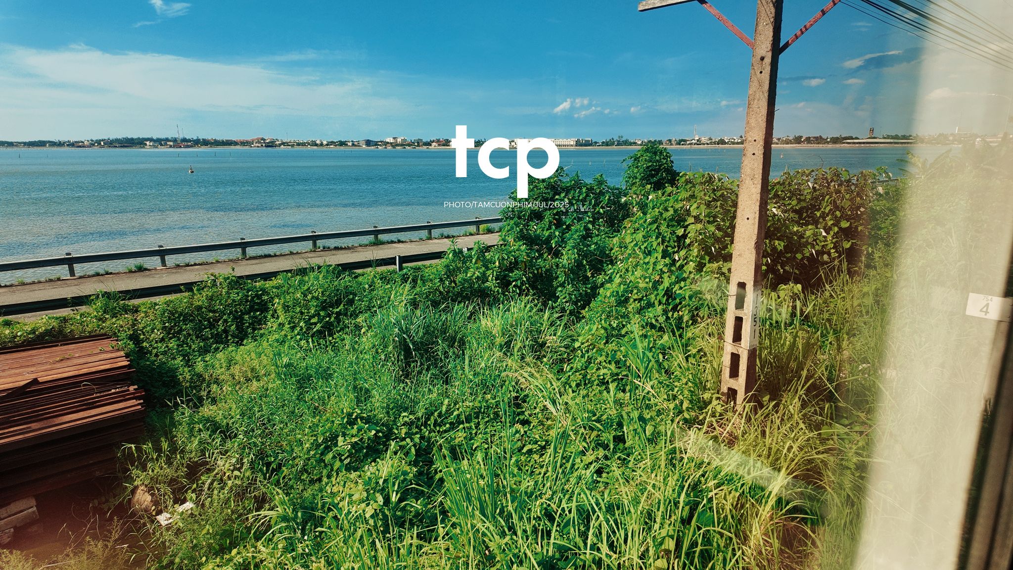 Tám Cuộn Phim - Chuyến tàu rời ga sớm