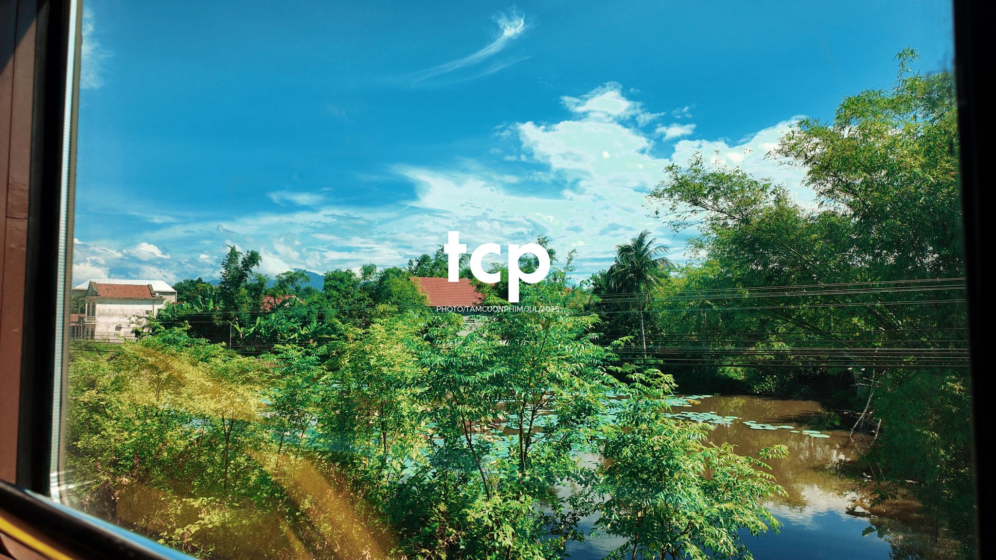 Tám Cuộn Phim - Chuyến tàu rời ga sớm