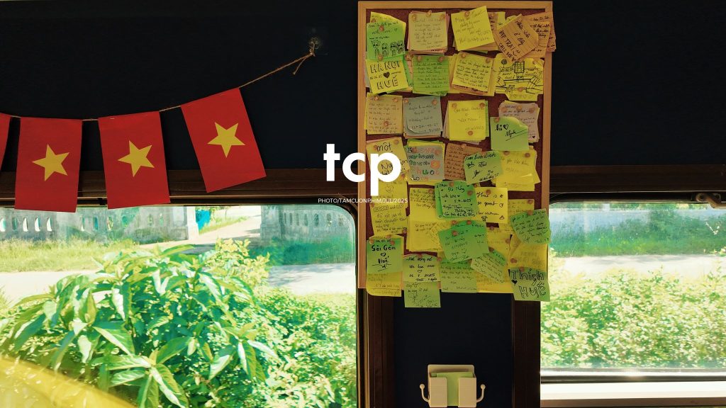 Tám Cuộn Phim - Chuyến tàu rời ga sớm