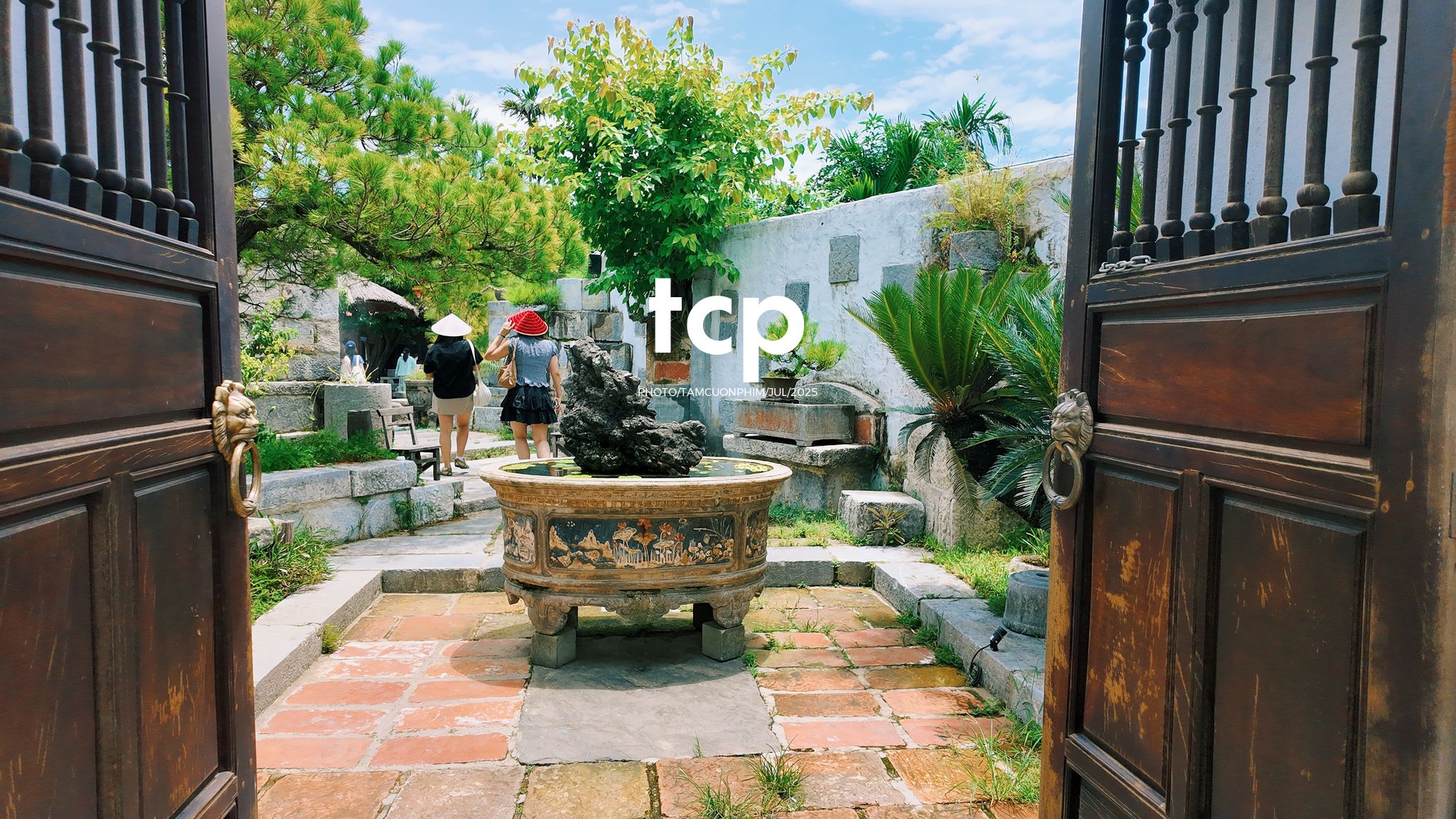 Tám Cuộn Phim - Chuyến tàu rời ga sớm