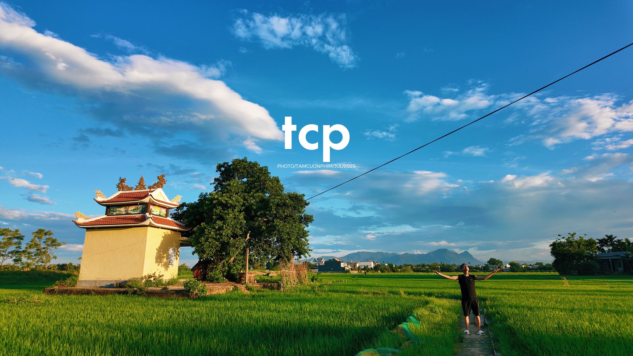 Tám Cuộn Phim - HÀNH TRÌNH CỦA ÁNH SÁNG VÀ NHỊP ĐIỆU CỘNG HƯỞNG