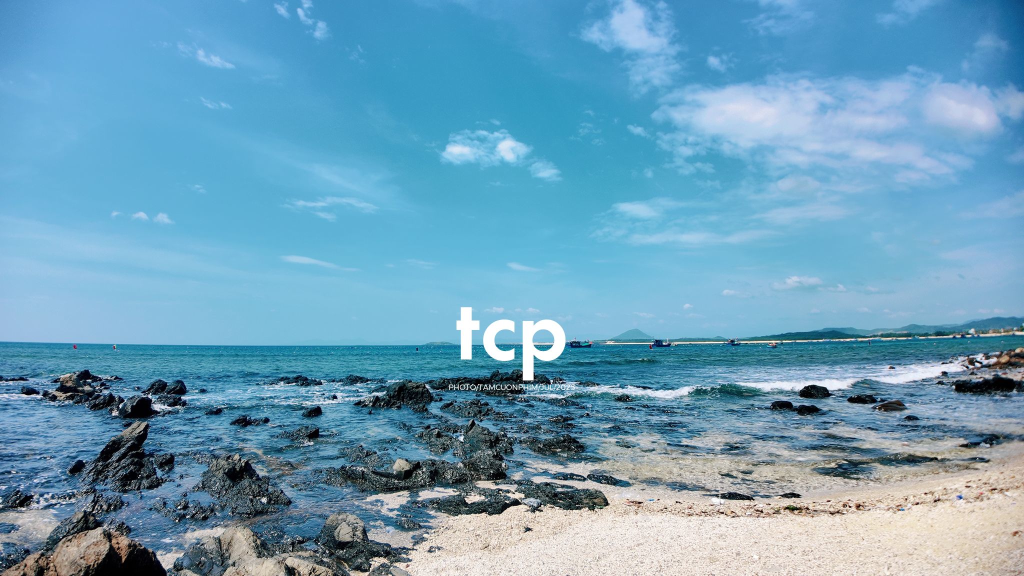 Tám Cuộn Phim - Đi trốn ở thiên đường san hô có gì vui?