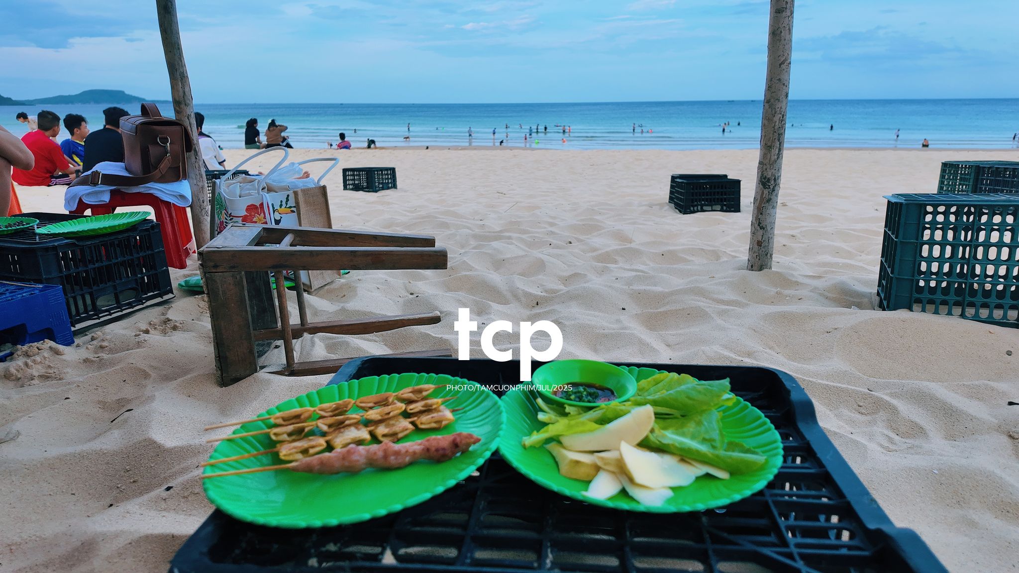 Tám Cuộn Phim - Đi trốn ở thiên đường san hô có gì vui?