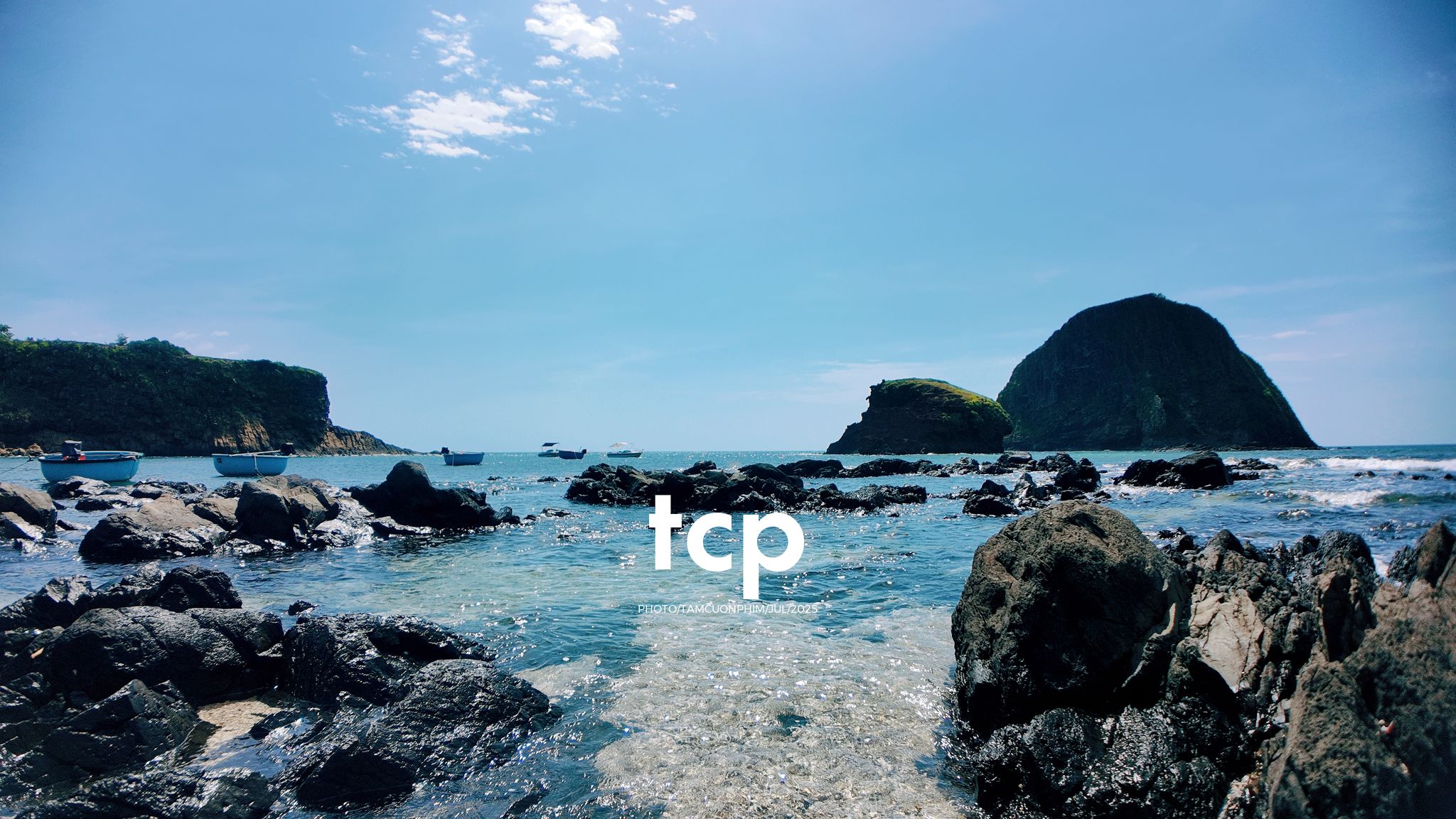 Tám Cuộn Phim - Đi trốn ở thiên đường san hô có gì vui?