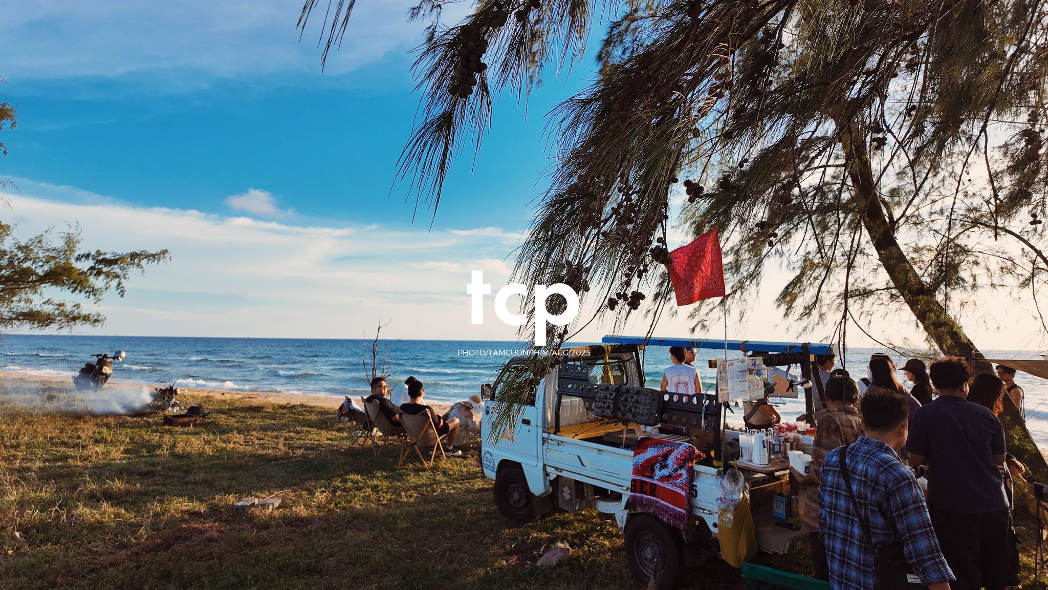 Tám Cuộn Phim - Chuyến đi "hết nước chấm" tại thiên đường biển xanh