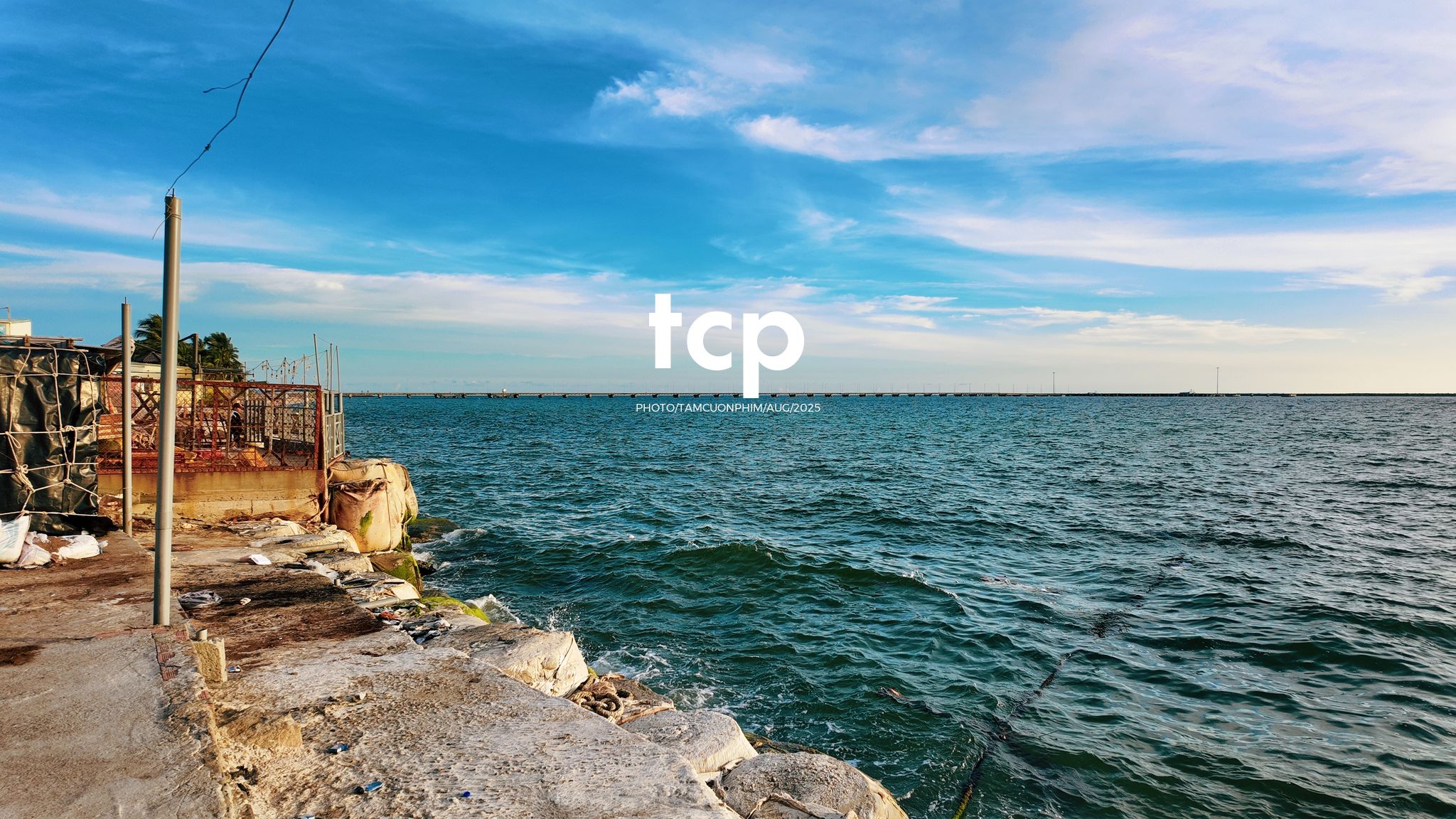 Tám Cuộn Phim - Chuyến đi "hết nước chấm" tại thiên đường biển xanh