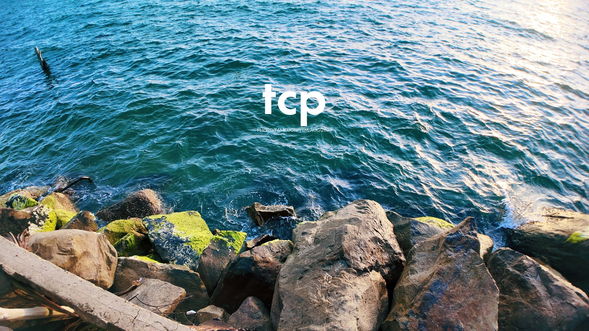 Tám Cuộn Phim - Chuyến đi "hết nước chấm" tại thiên đường biển xanh