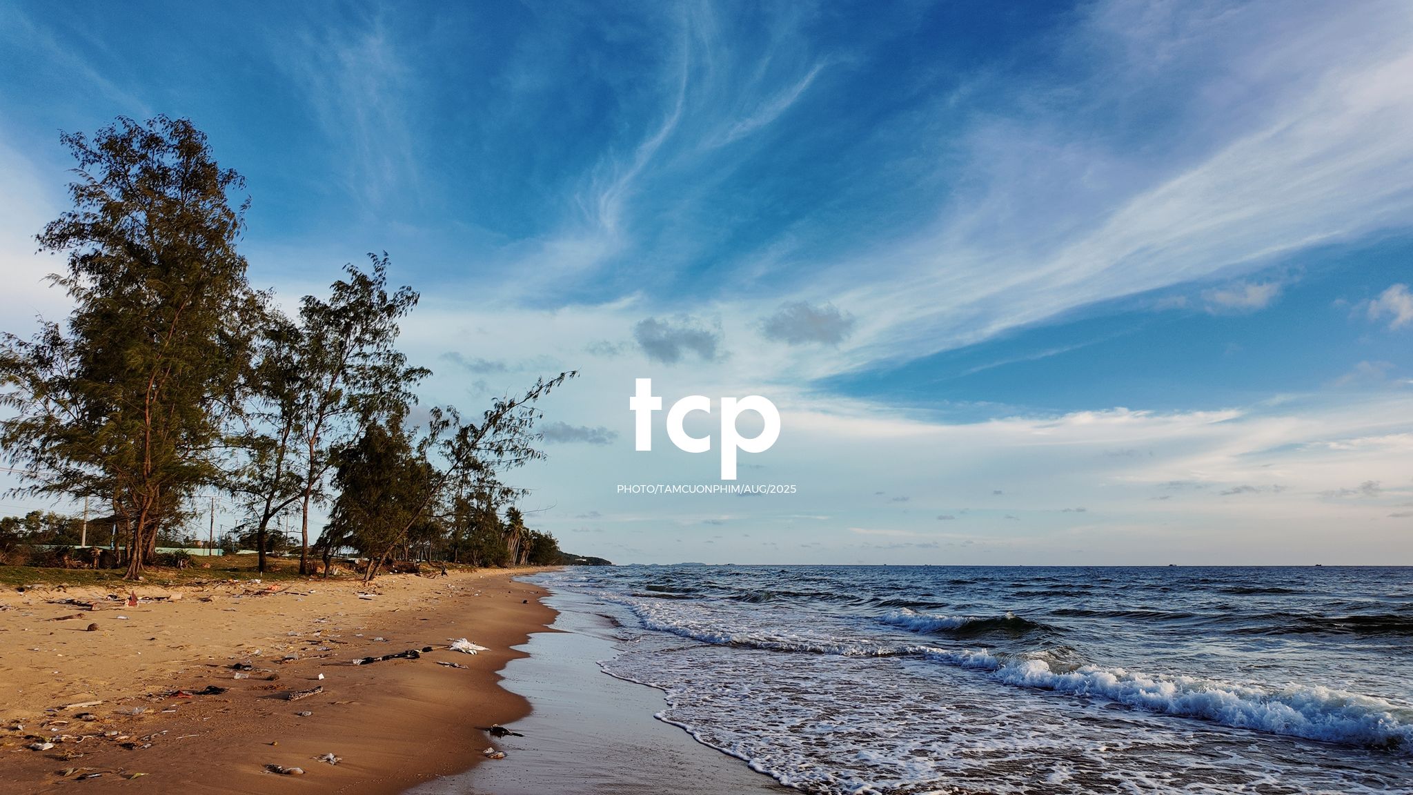 Tám Cuộn Phim - Chuyến đi "hết nước chấm" tại thiên đường biển xanh