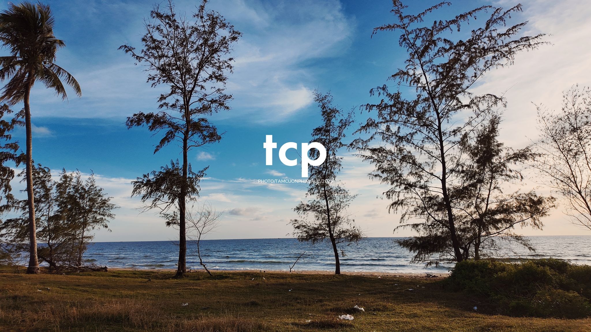 Tám Cuộn Phim - Chuyến đi "hết nước chấm" tại thiên đường biển xanh