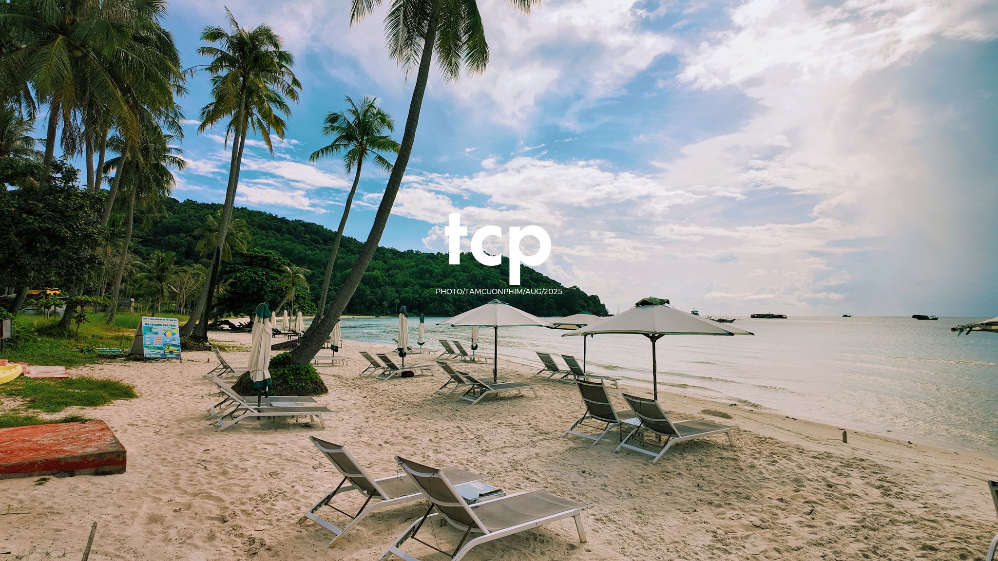 Tám Cuộn Phim - Chuyến đi "hết nước chấm" tại thiên đường biển xanh