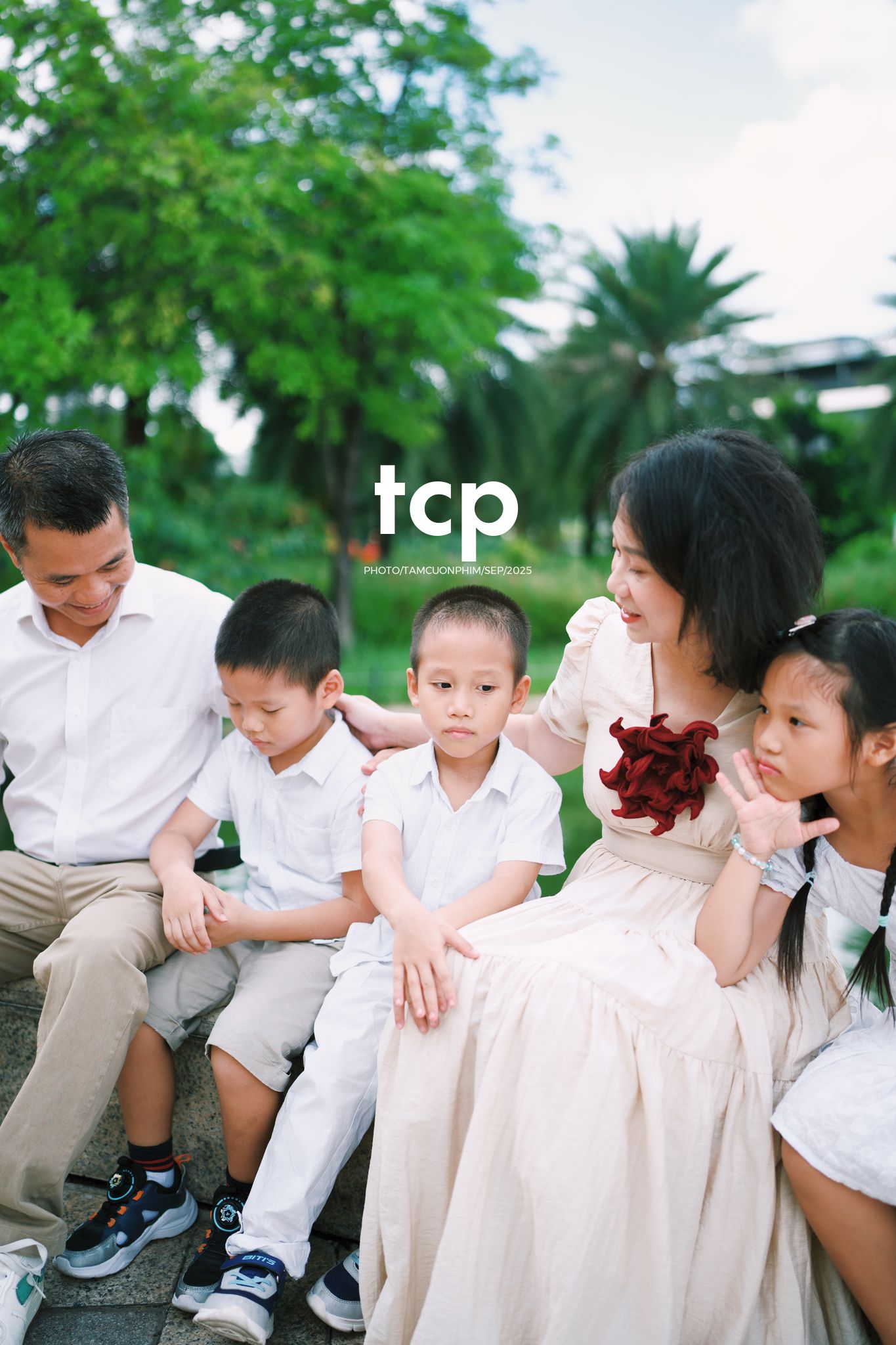 Tám Cuộn Phim - Nhịp điệu xanh và những mảnh ghép đời thường