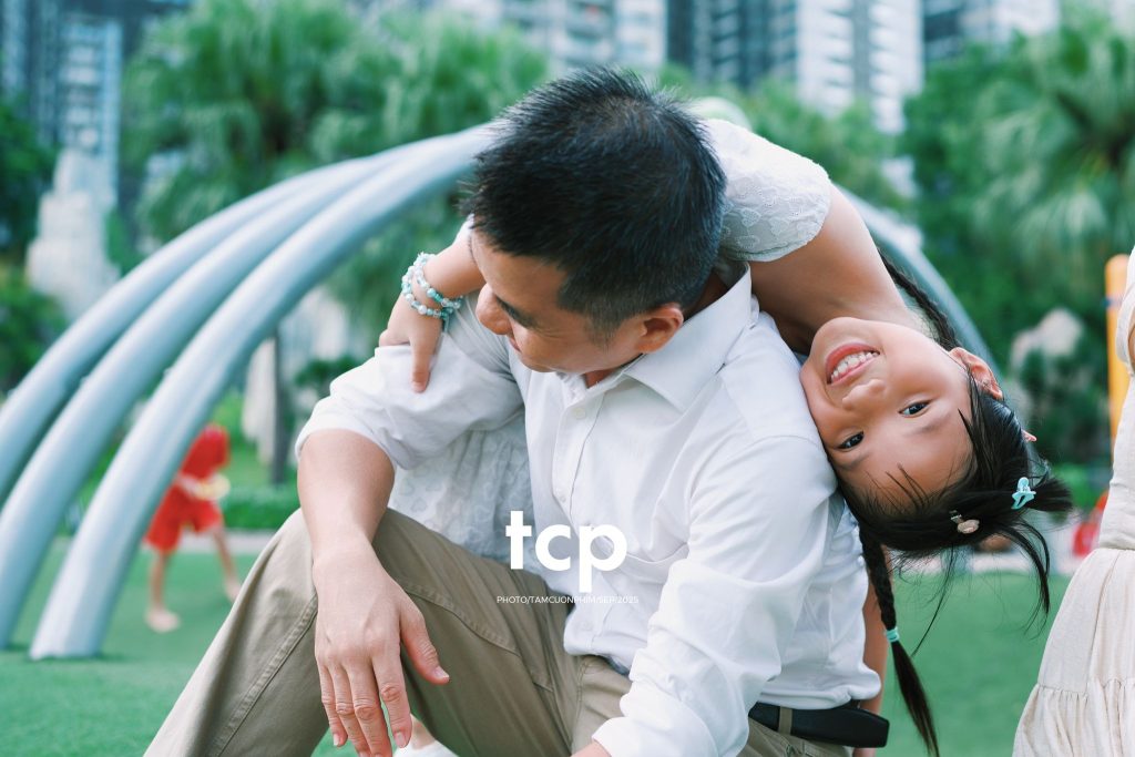 Tám Cuộn Phim - Nhịp điệu xanh và những mảnh ghép đời thường