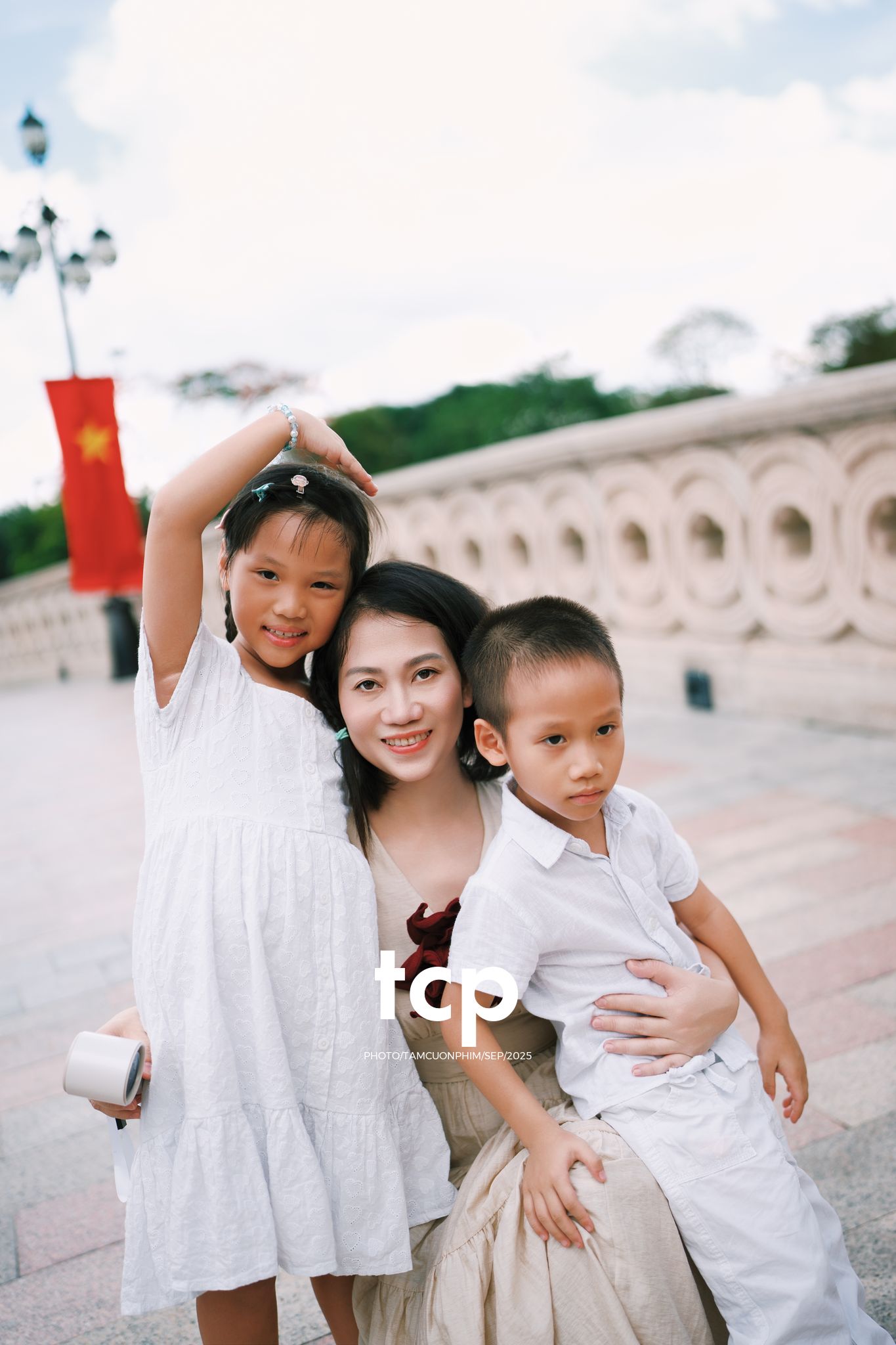 Tám Cuộn Phim - Nhịp điệu xanh và những mảnh ghép đời thường