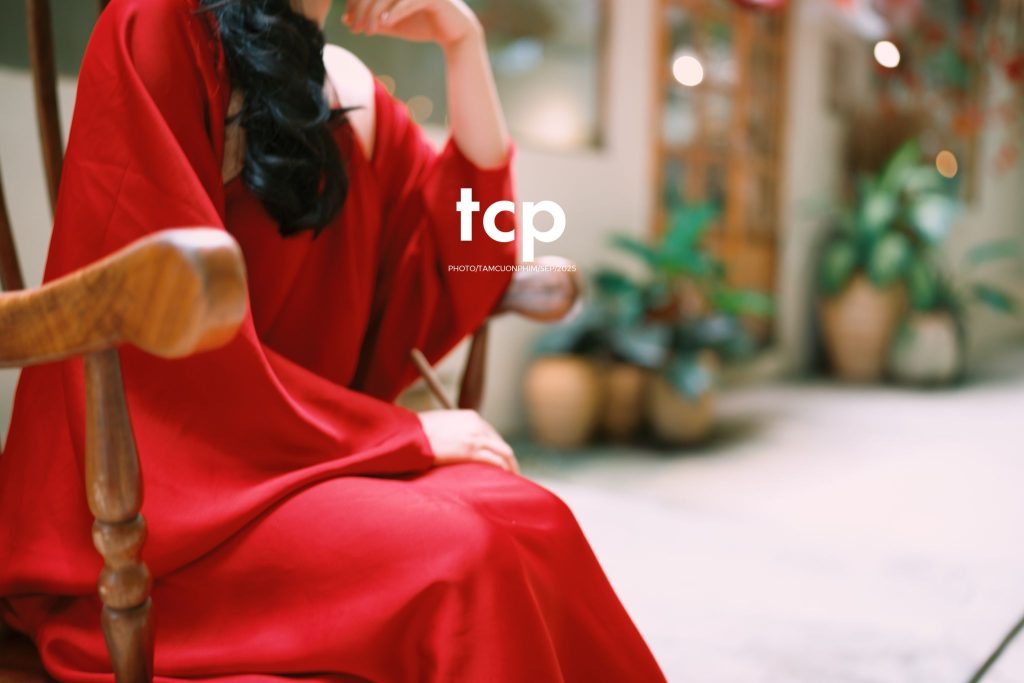 Tám Cuộn Phim - Có ai còn nhớ cái cảm giác xách đèn lồng đi chơi đêm trăng tròn không?