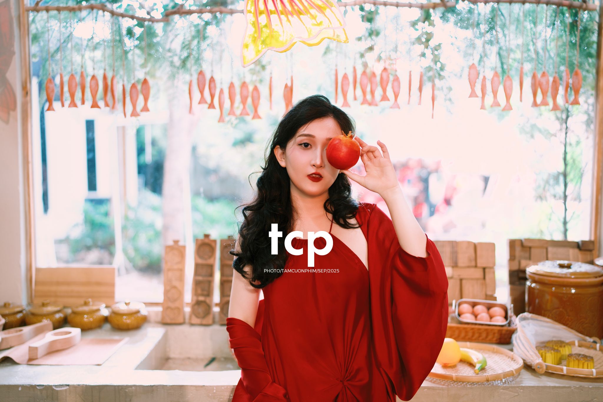 Tám Cuộn Phim - Có ai còn nhớ cái cảm giác xách đèn lồng đi chơi đêm trăng tròn không?