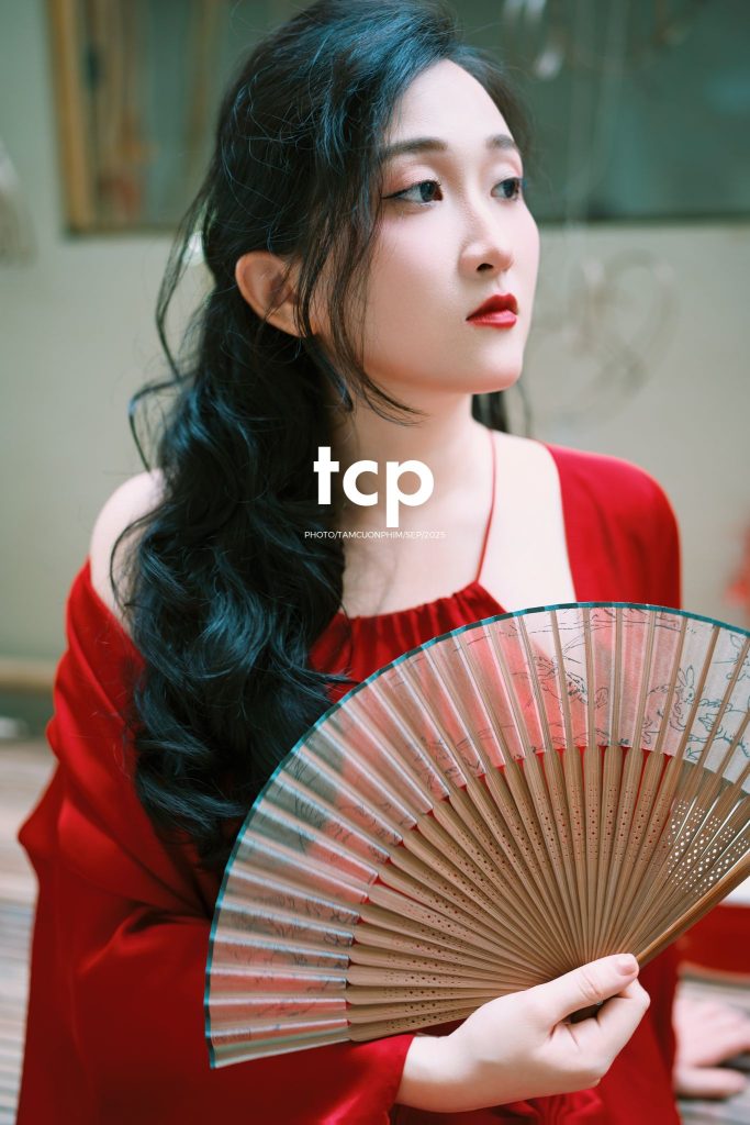 Tám Cuộn Phim - Có ai còn nhớ cái cảm giác xách đèn lồng đi chơi đêm trăng tròn không?