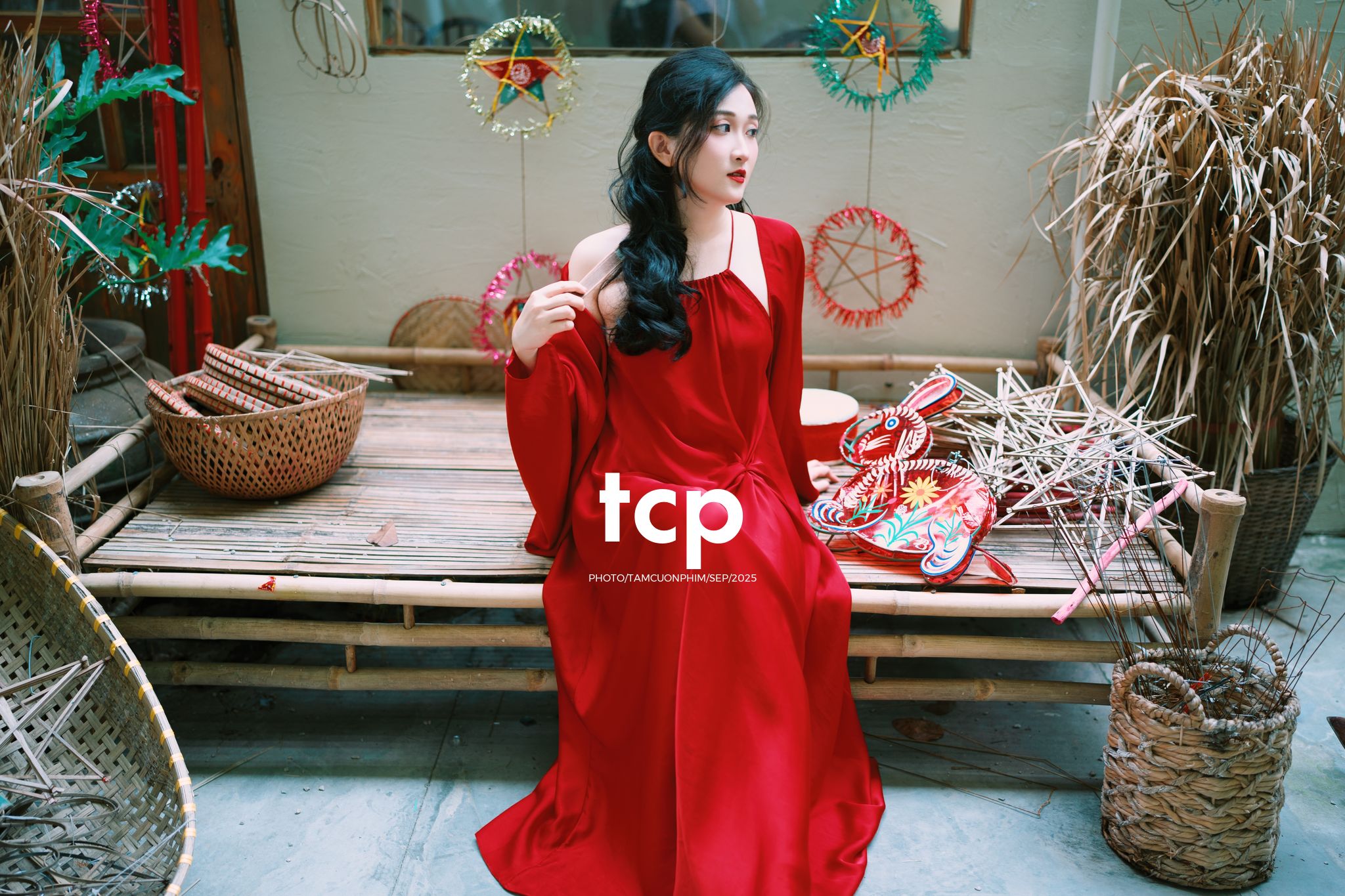 Tám Cuộn Phim - Có ai còn nhớ cái cảm giác xách đèn lồng đi chơi đêm trăng tròn không?