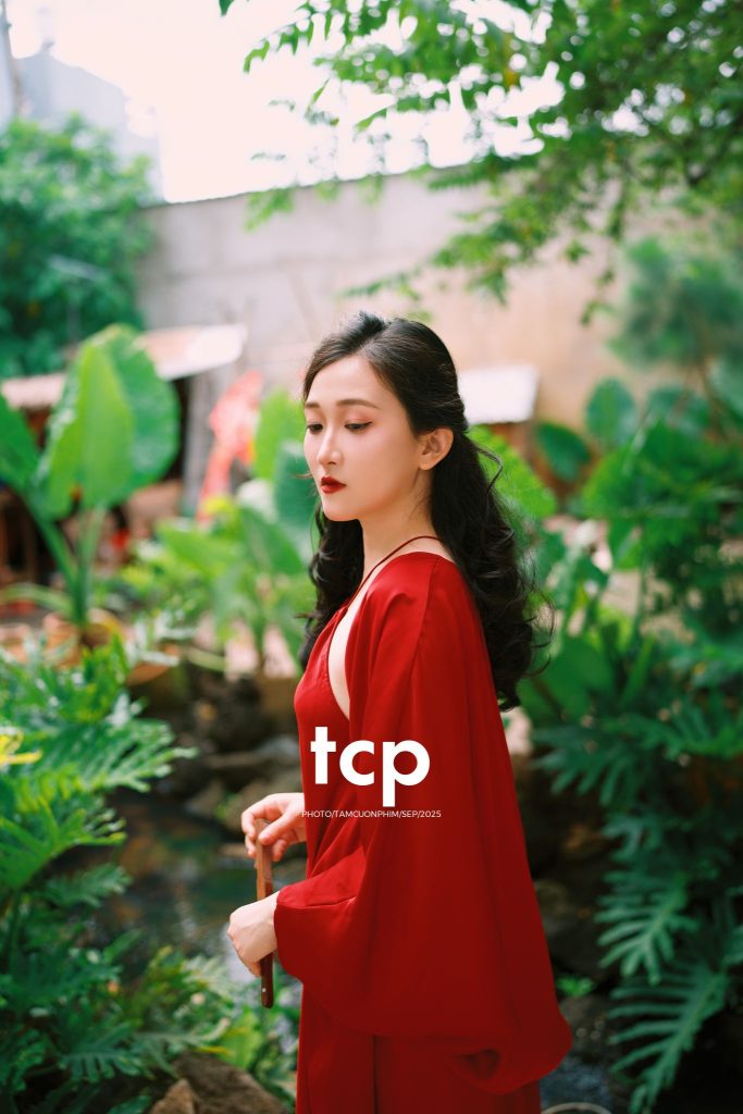 Tám Cuộn Phim - Có ai còn nhớ cái cảm giác xách đèn lồng đi chơi đêm trăng tròn không?