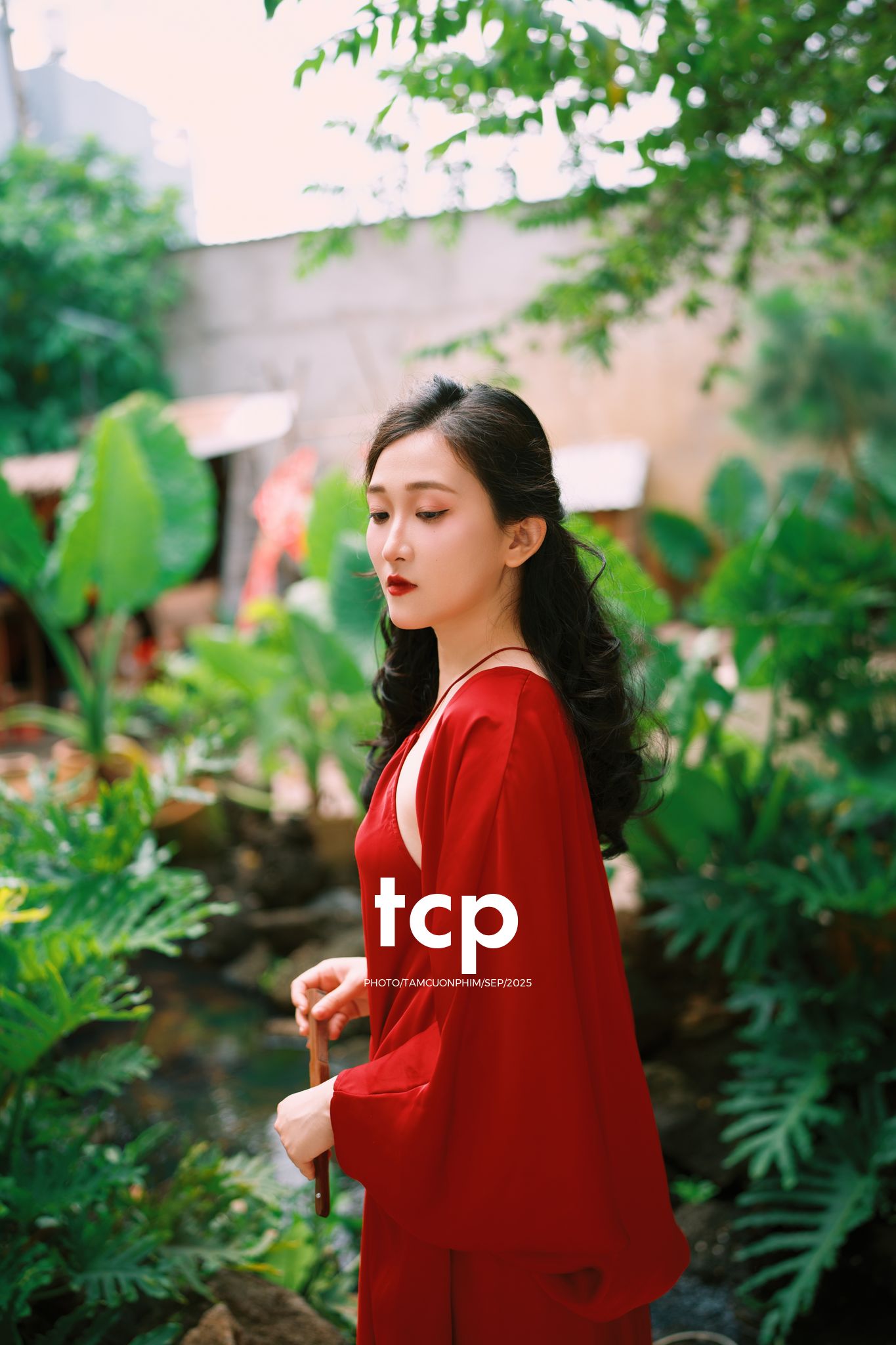 Tám Cuộn Phim - Có ai còn nhớ cái cảm giác xách đèn lồng đi chơi đêm trăng tròn không?