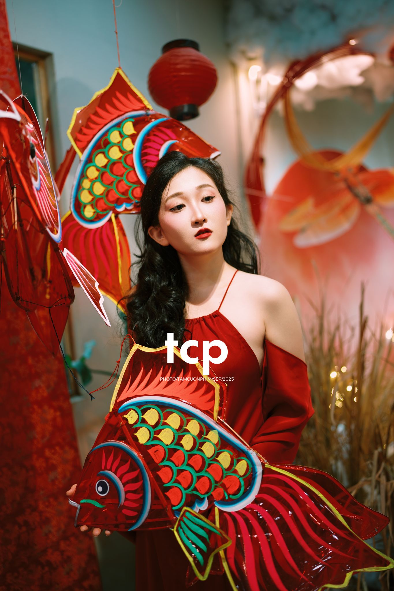 Tám Cuộn Phim - Có ai còn nhớ cái cảm giác xách đèn lồng đi chơi đêm trăng tròn không?