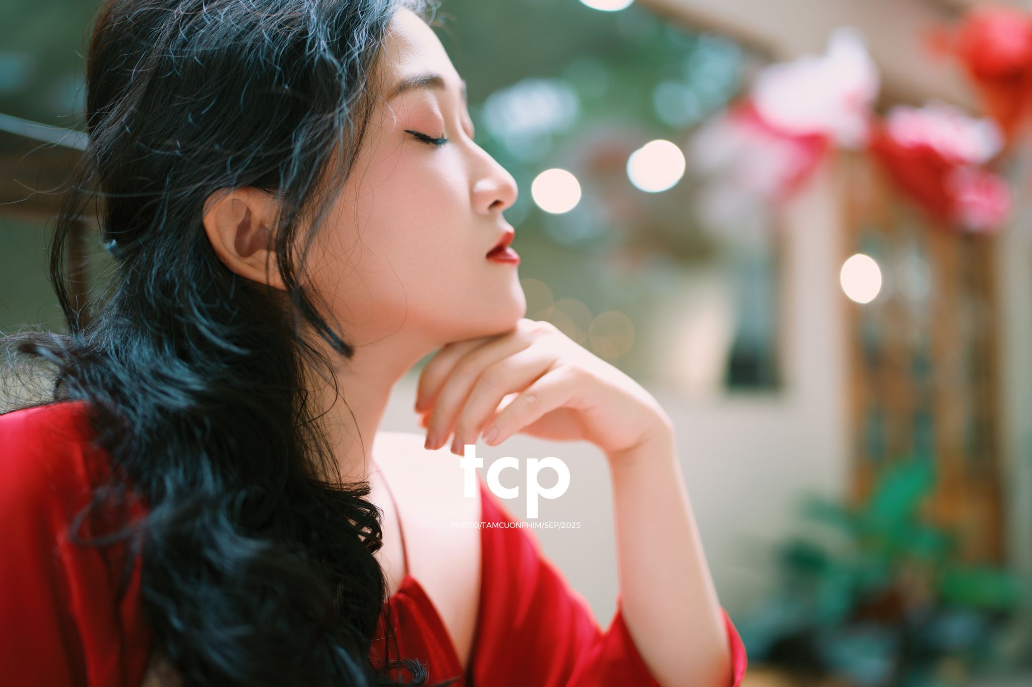 Tám Cuộn Phim - Có ai còn nhớ cái cảm giác xách đèn lồng đi chơi đêm trăng tròn không?