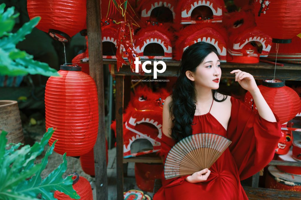 Tám Cuộn Phim - Có ai còn nhớ cái cảm giác xách đèn lồng đi chơi đêm trăng tròn không?