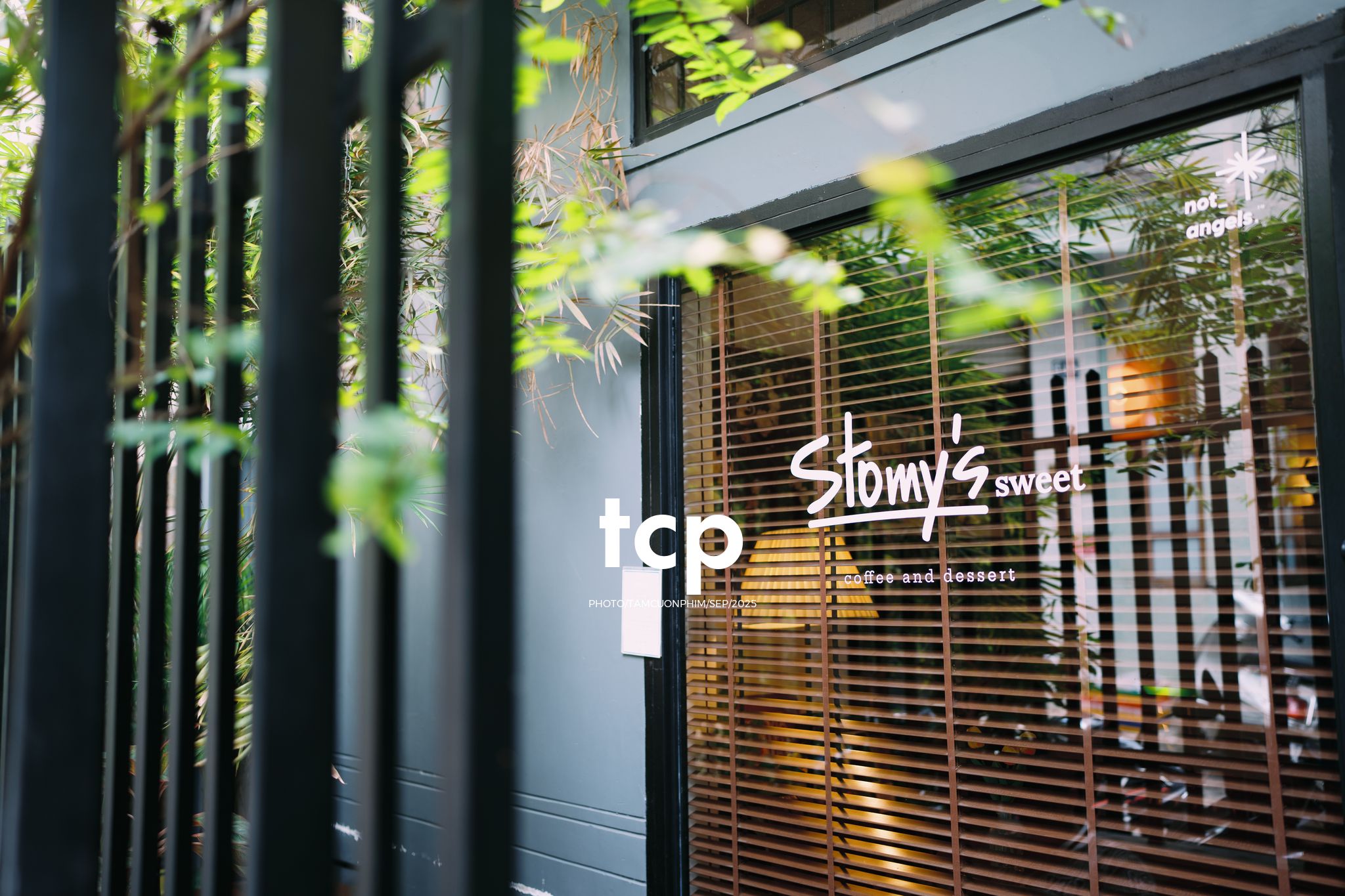 Tám Cuộn Phim - Góc nhỏ bình yên cho tâm hồn "ghiền" cafe