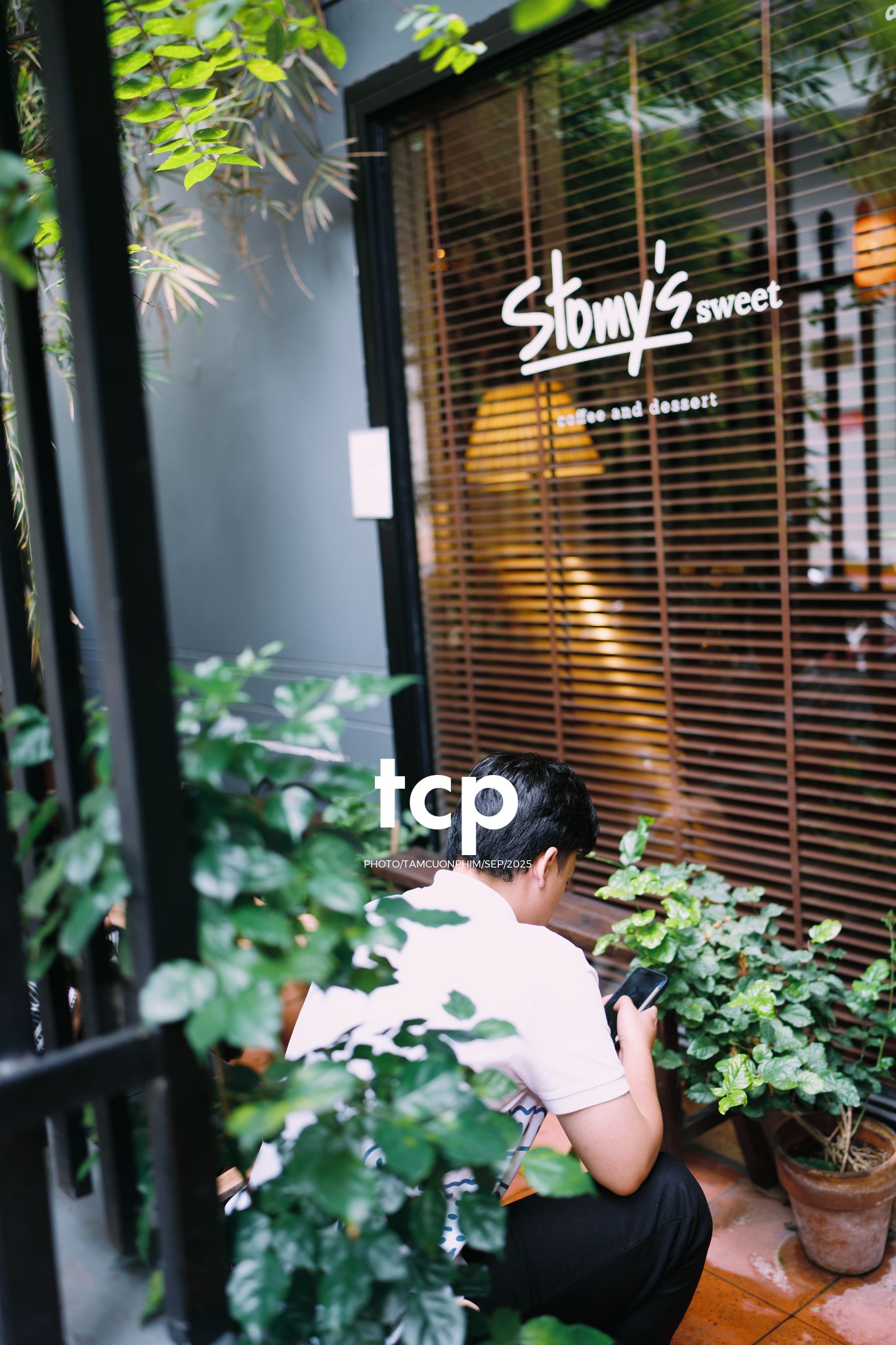 Tám Cuộn Phim - Góc nhỏ bình yên cho tâm hồn "ghiền" cafe