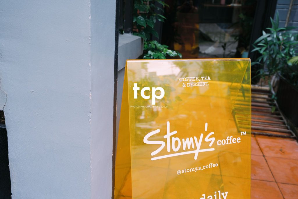 Tám Cuộn Phim - Góc nhỏ bình yên cho tâm hồn "ghiền" cafe