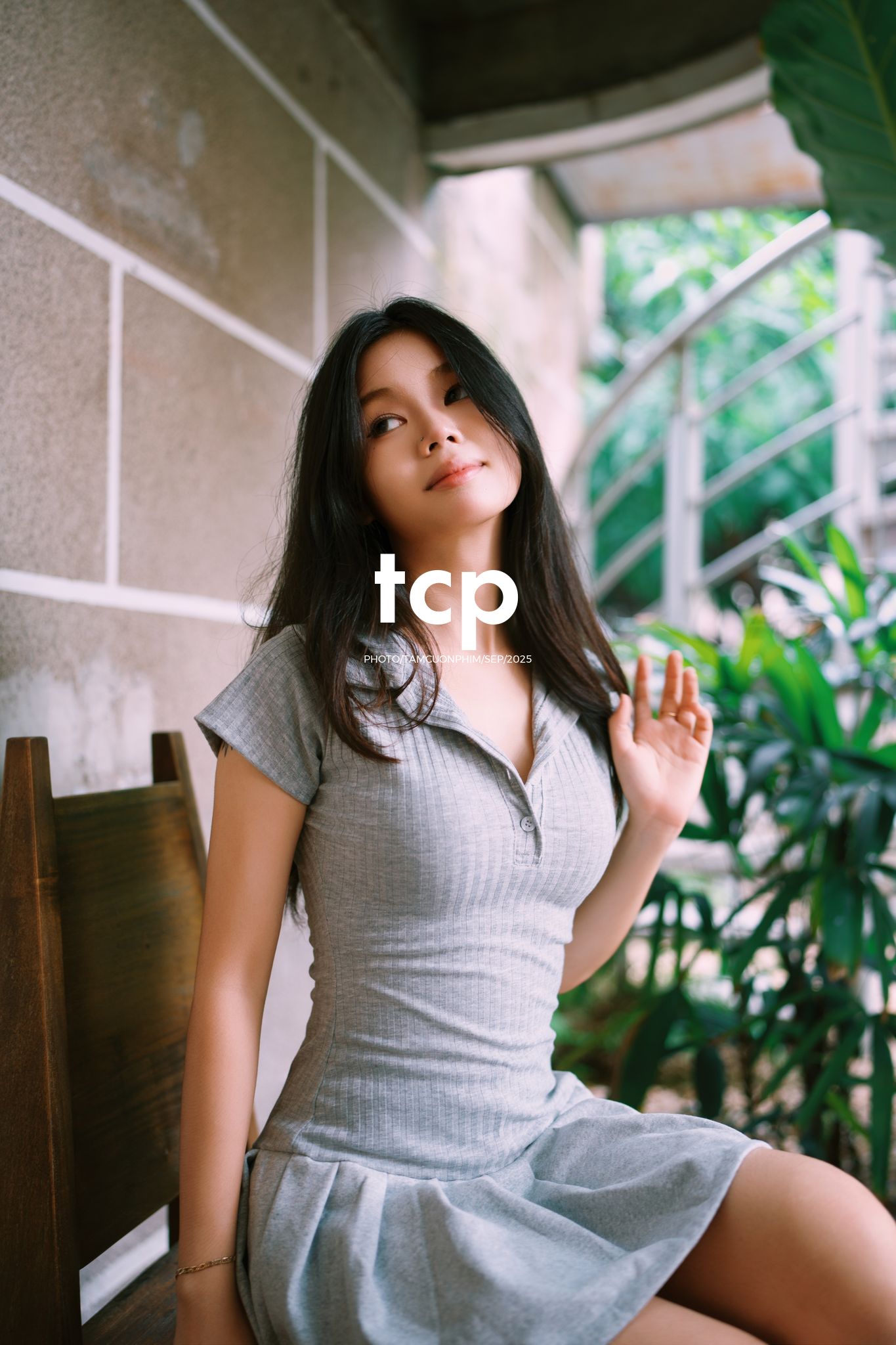 Tám Cuộn Phim - Cốc cà phê vẫn còn bốc khói