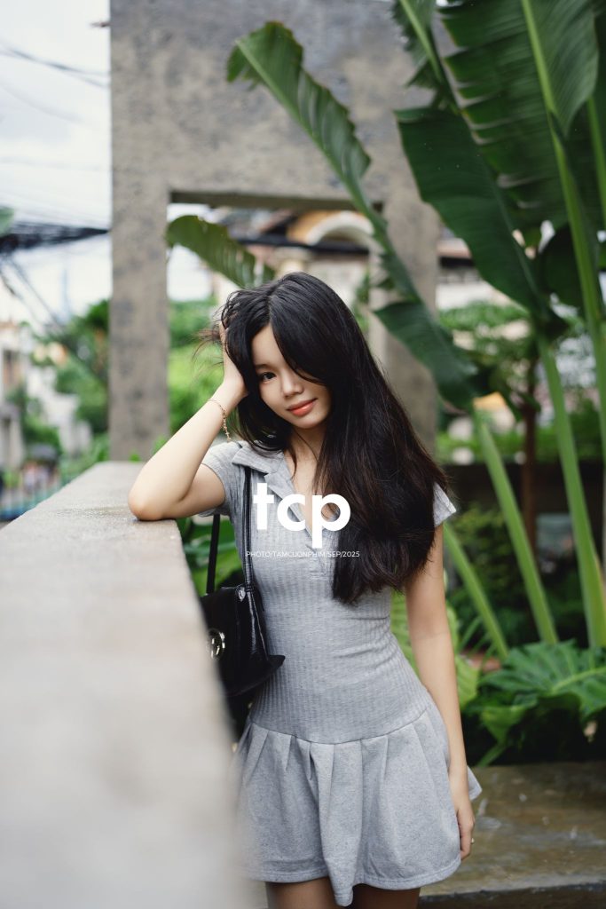 Tám Cuộn Phim - Cốc cà phê vẫn còn bốc khói