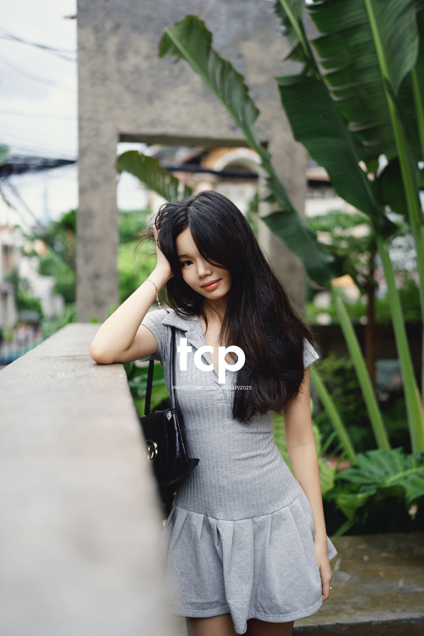 Tám Cuộn Phim - Cốc cà phê vẫn còn bốc khói