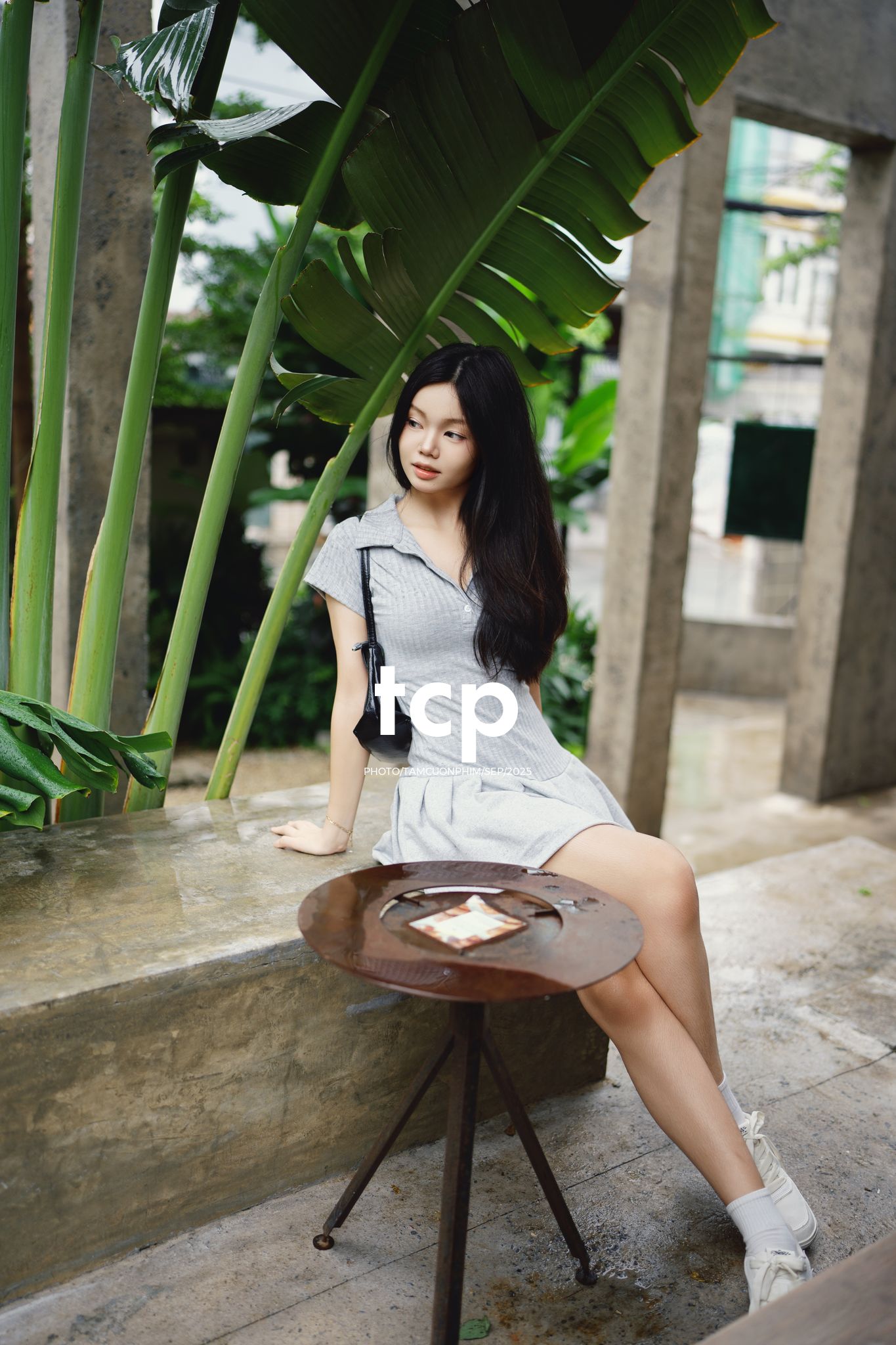 Tám Cuộn Phim - Cốc cà phê vẫn còn bốc khói