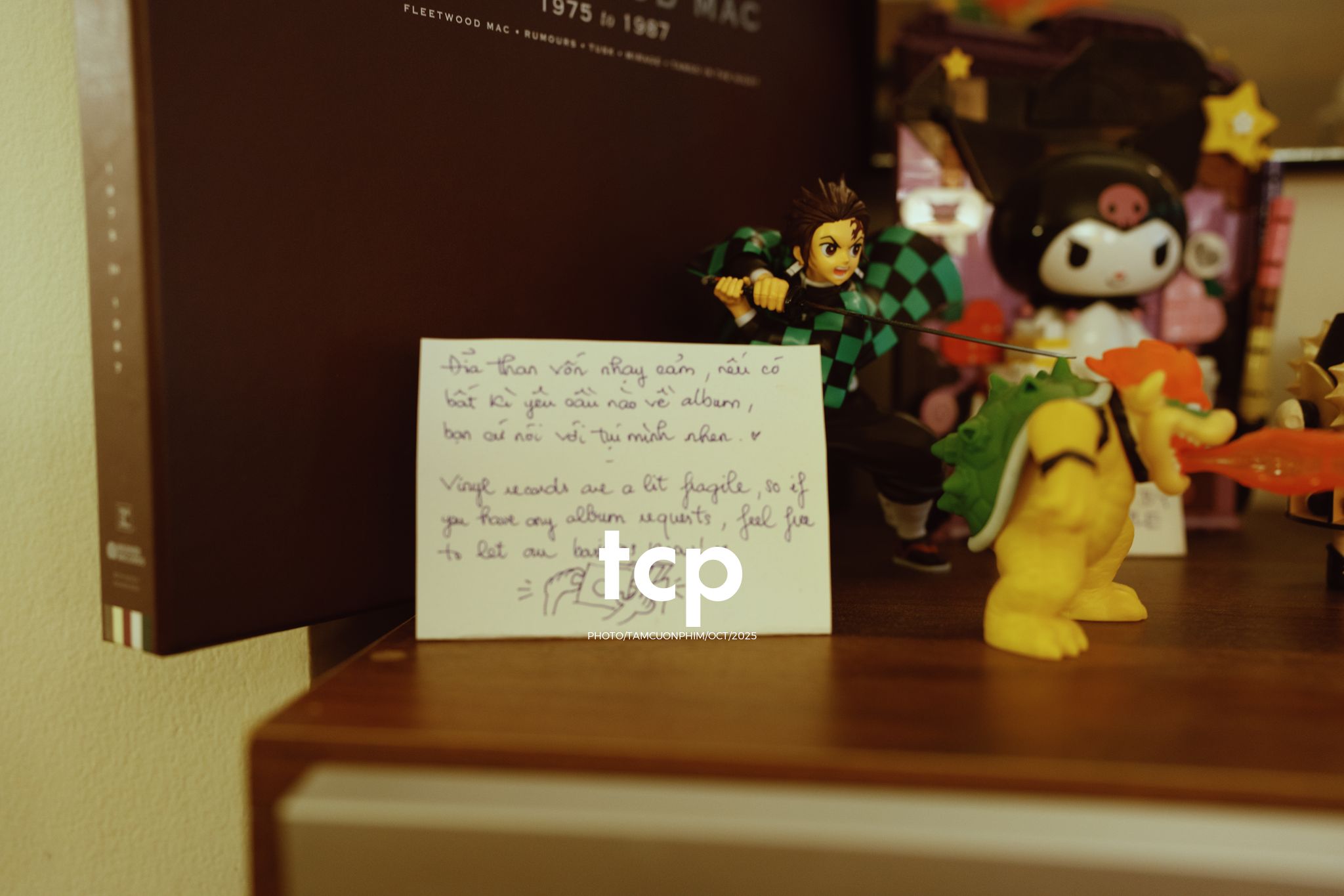 Tám Cuộn Phim - Những mảnh ghép dịu dàng của một tâm hồn tinh tế