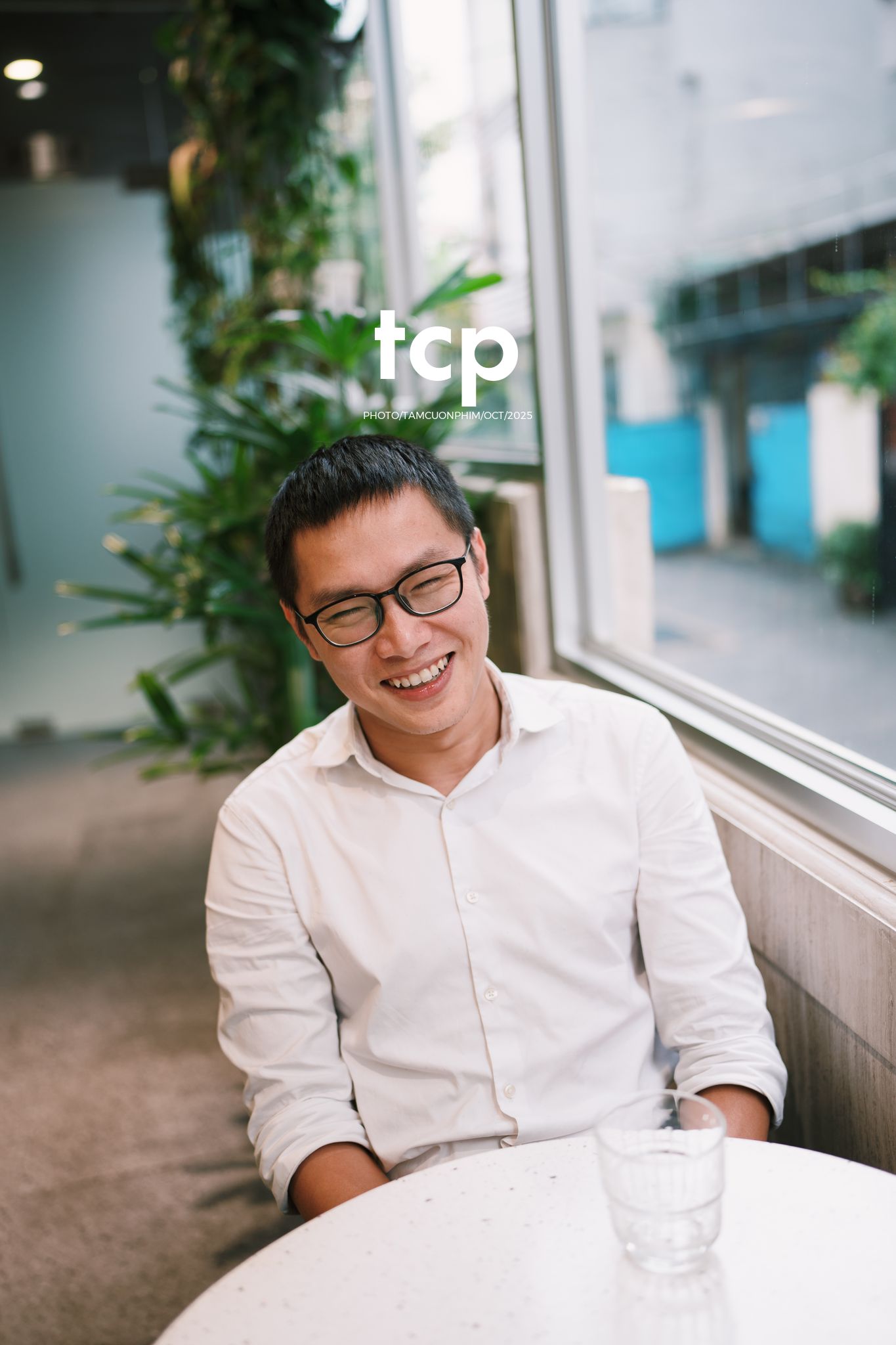 Tám Cuộn Phim - Những mảnh ghép dịu dàng của một tâm hồn tinh tế