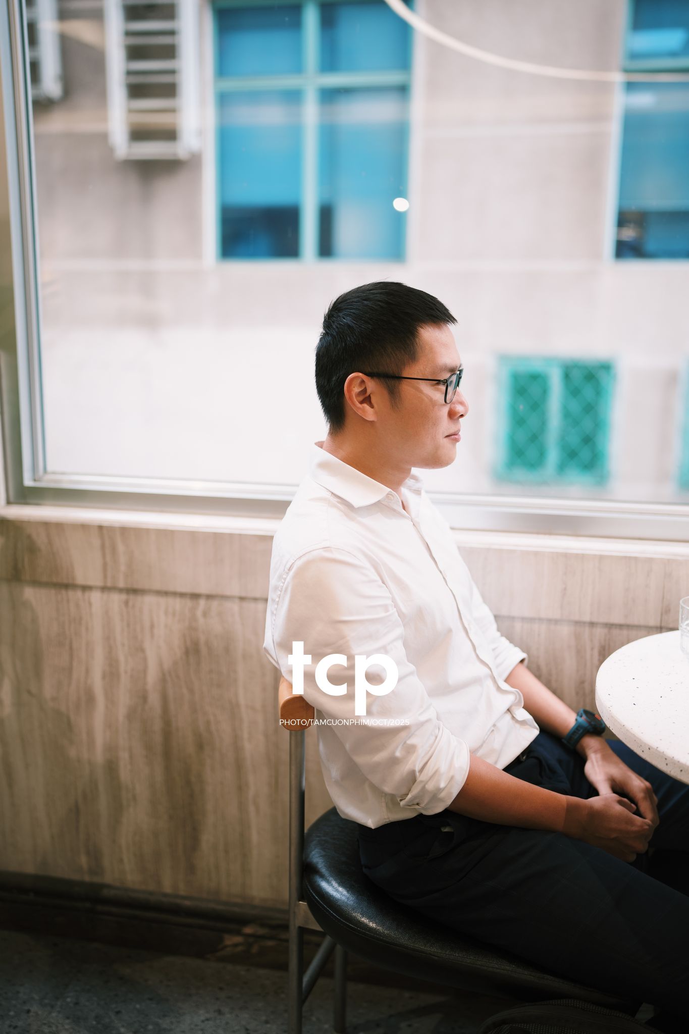 Tám Cuộn Phim - Những mảnh ghép dịu dàng của một tâm hồn tinh tế