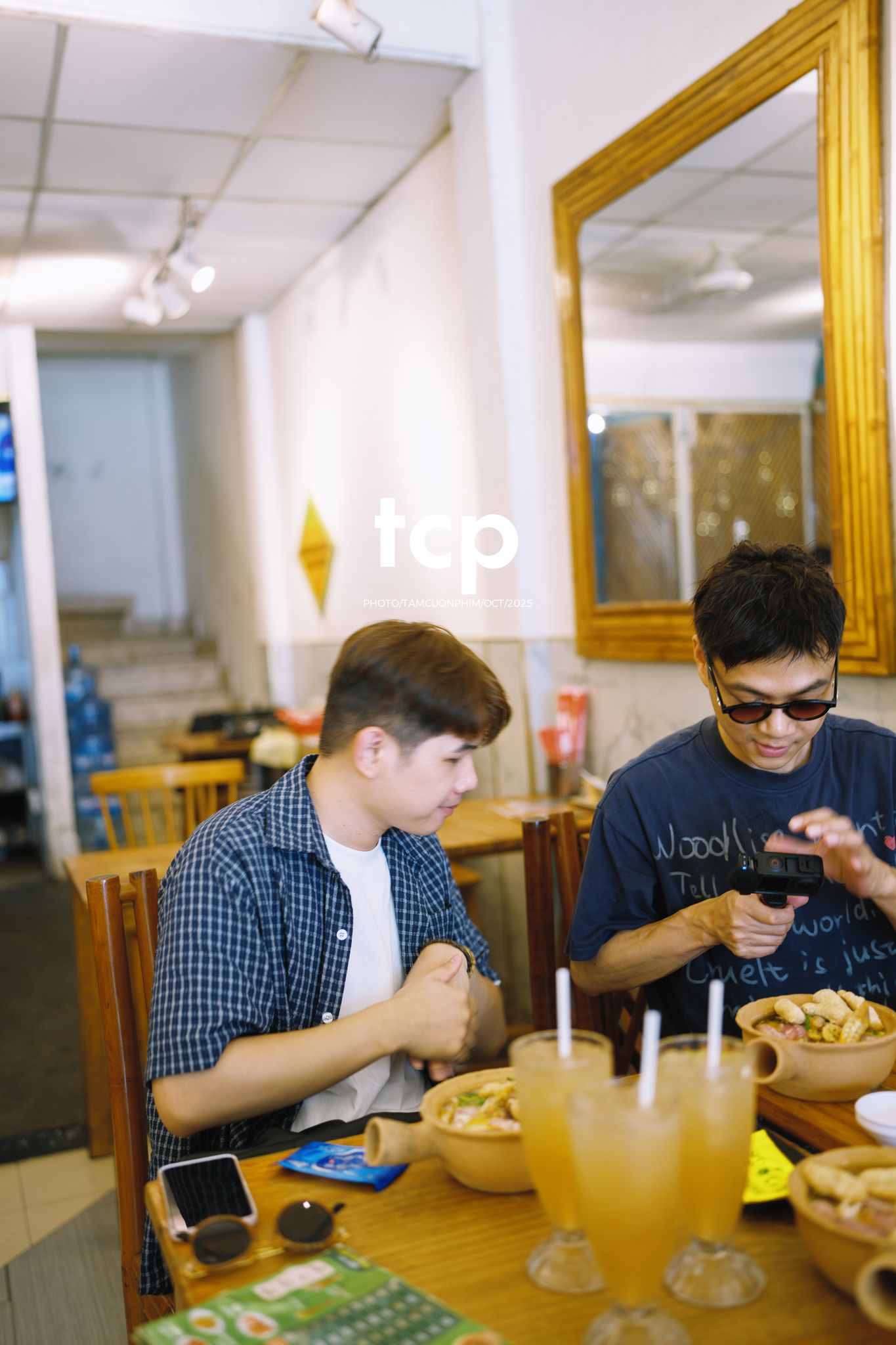 Tám Cuộn Phim - Hành trình kết nối những tâm hồn đồng điệu