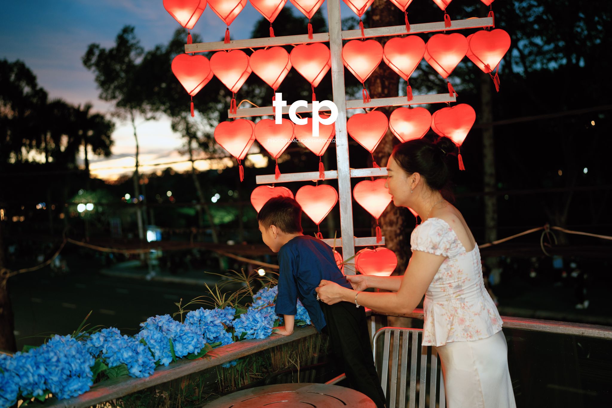 Tám Cuộn Phim - Mùa trăng này mình cùng đi "phá cỗ" nhé!