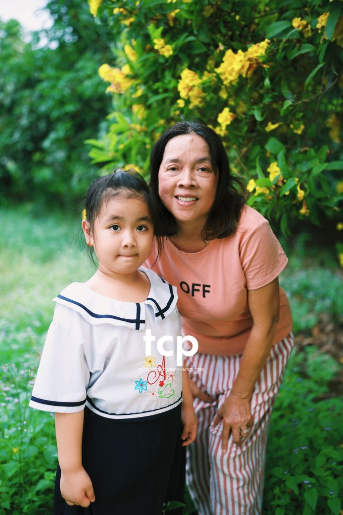 Tám Cuộn Phim - Những mảnh ghép bình yên của hạnh phúc giản đơn