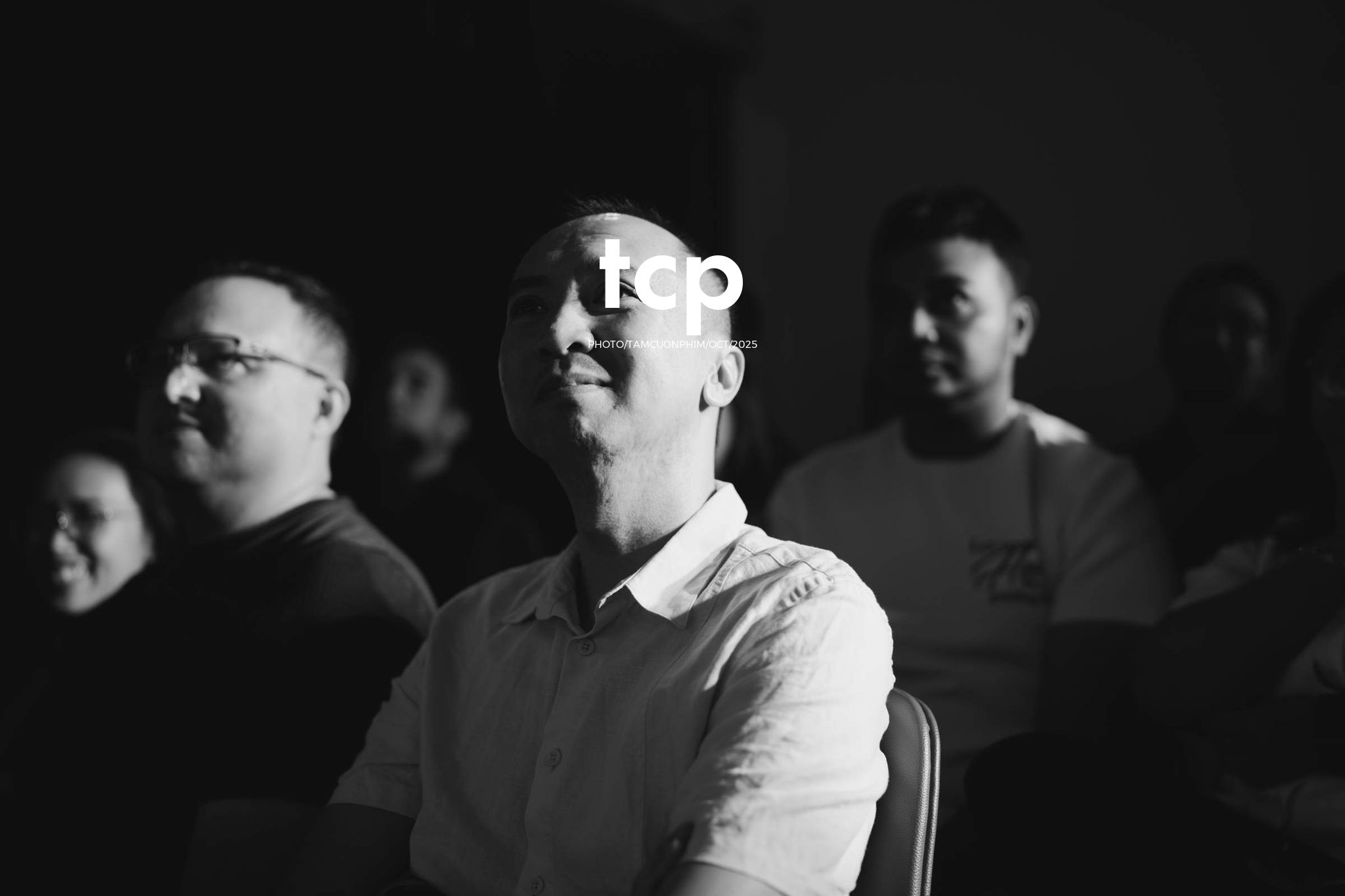 Tám Cuộn Phim - Cấu trúc của những mảnh ghép bất ngờ