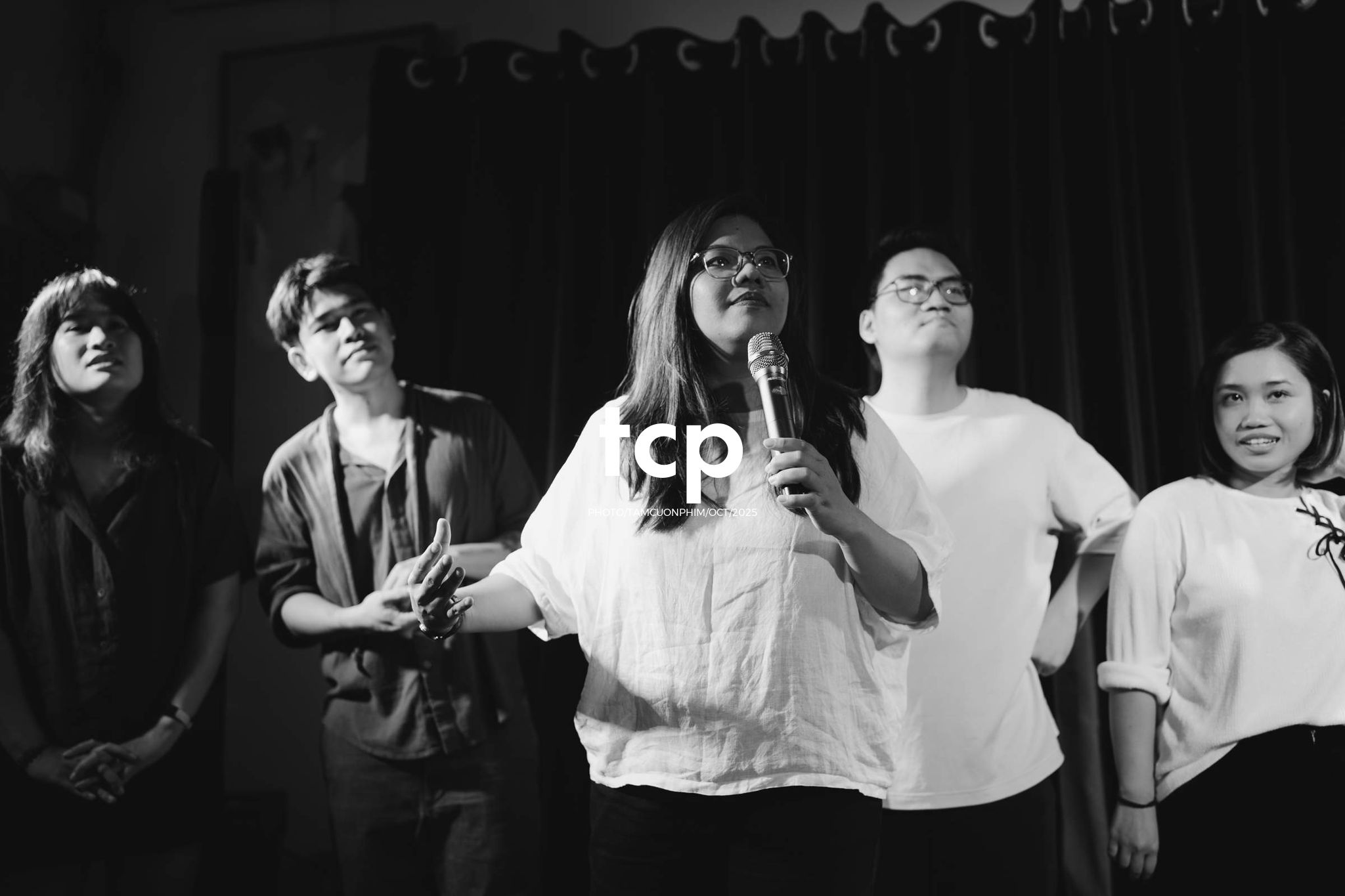 Tám Cuộn Phim - Cấu trúc của những mảnh ghép bất ngờ