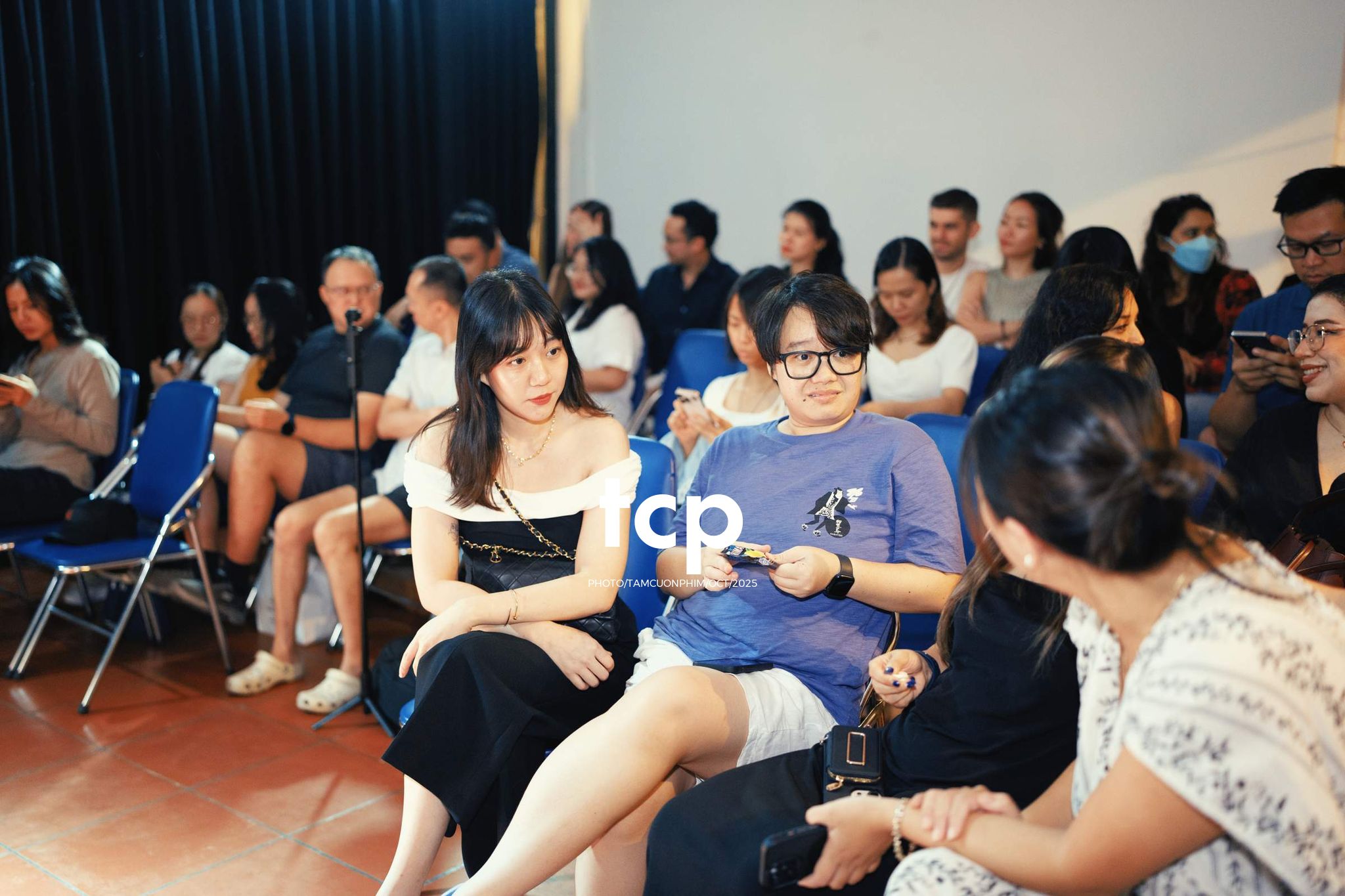 Tám Cuộn Phim - Cấu trúc của những mảnh ghép bất ngờ