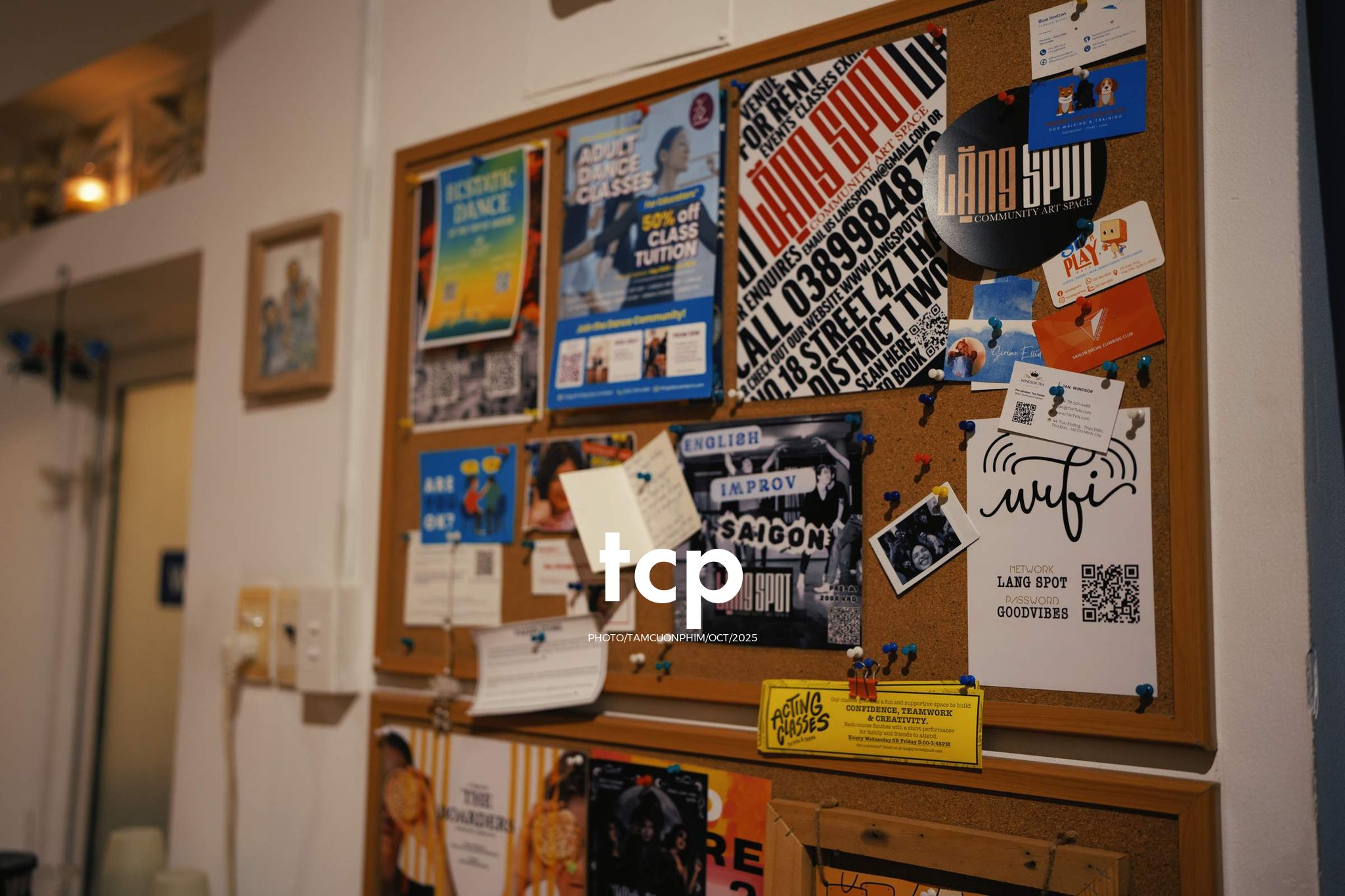 Tám Cuộn Phim - Cấu trúc của những mảnh ghép bất ngờ