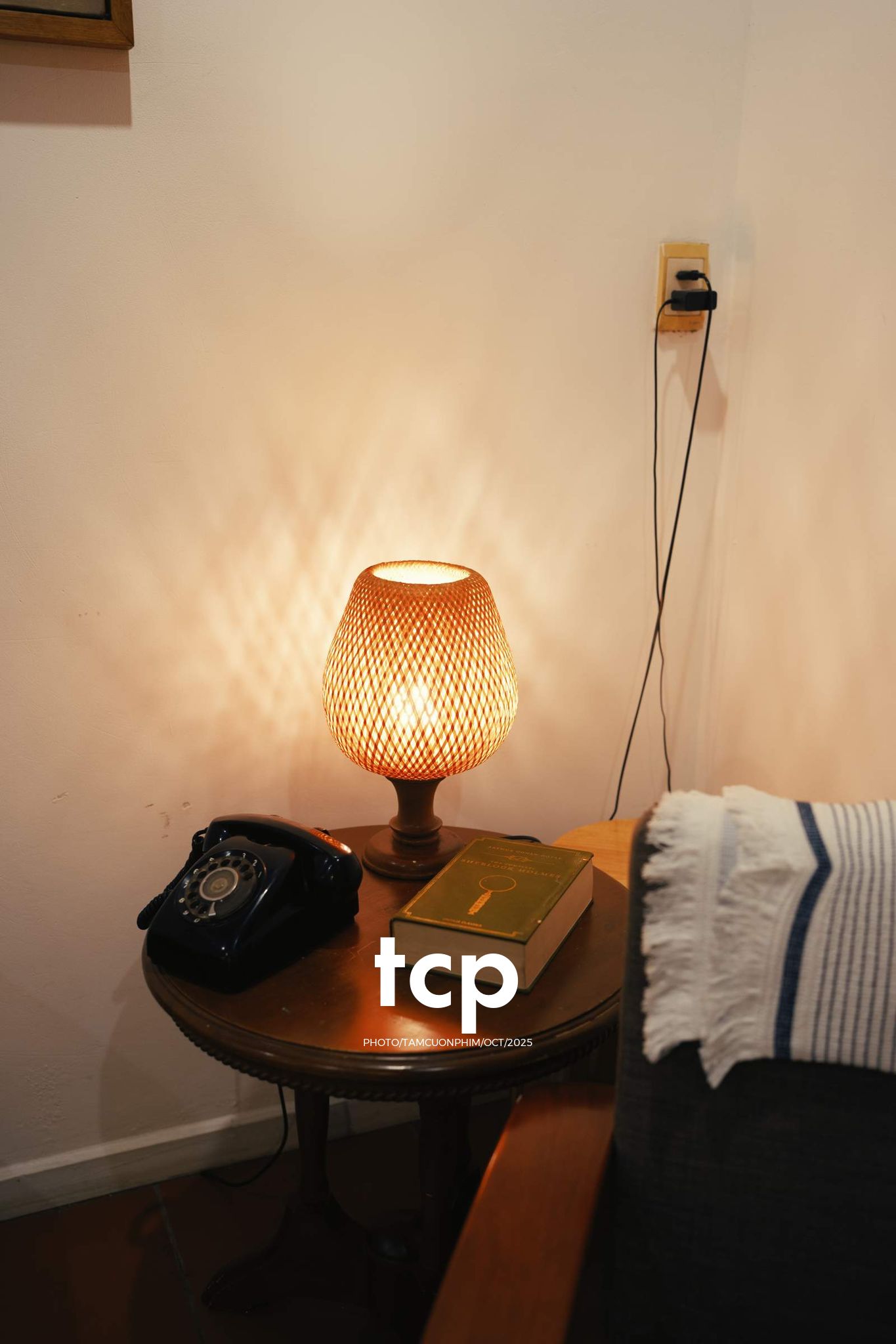 Tám Cuộn Phim - Cấu trúc của những mảnh ghép bất ngờ