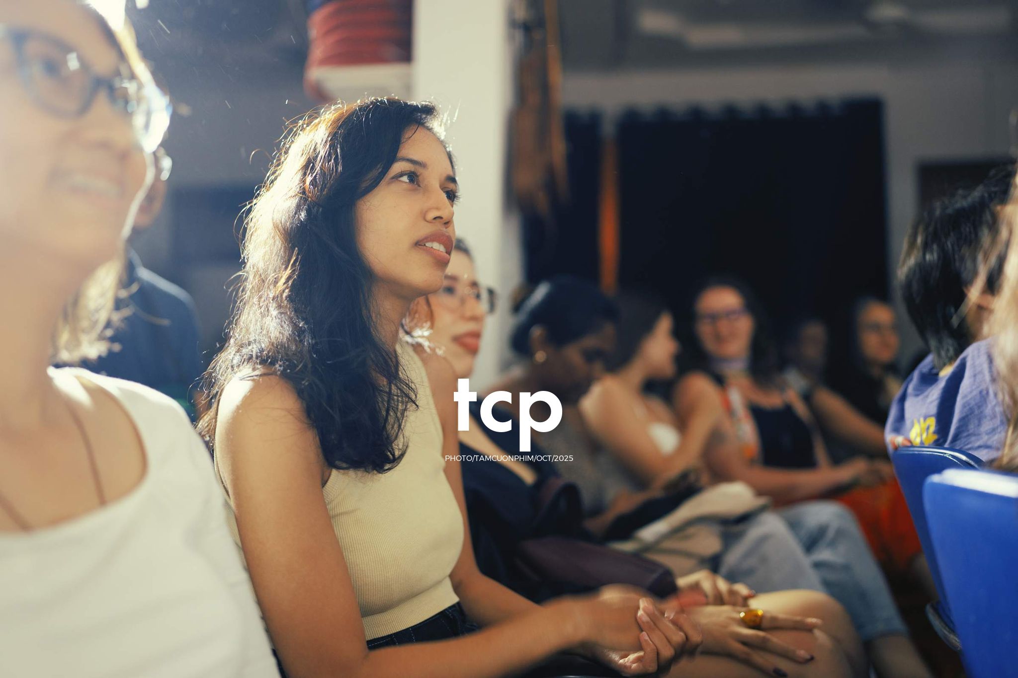 Tám Cuộn Phim - Cấu trúc của những mảnh ghép bất ngờ