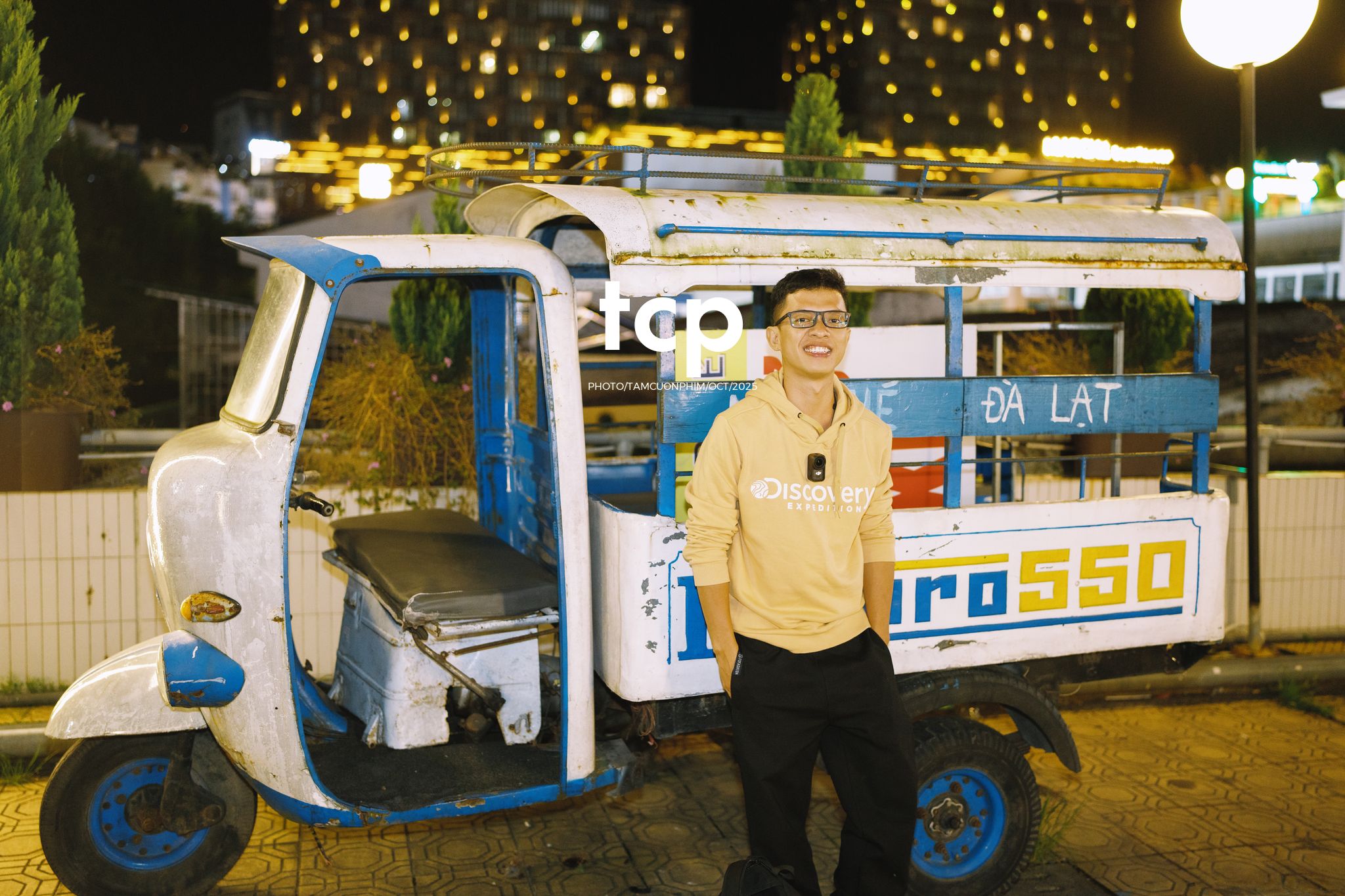 Tám Cuộn Phim - Khi cả đàn quyết định chiếm đóng vỉa hè phố núi