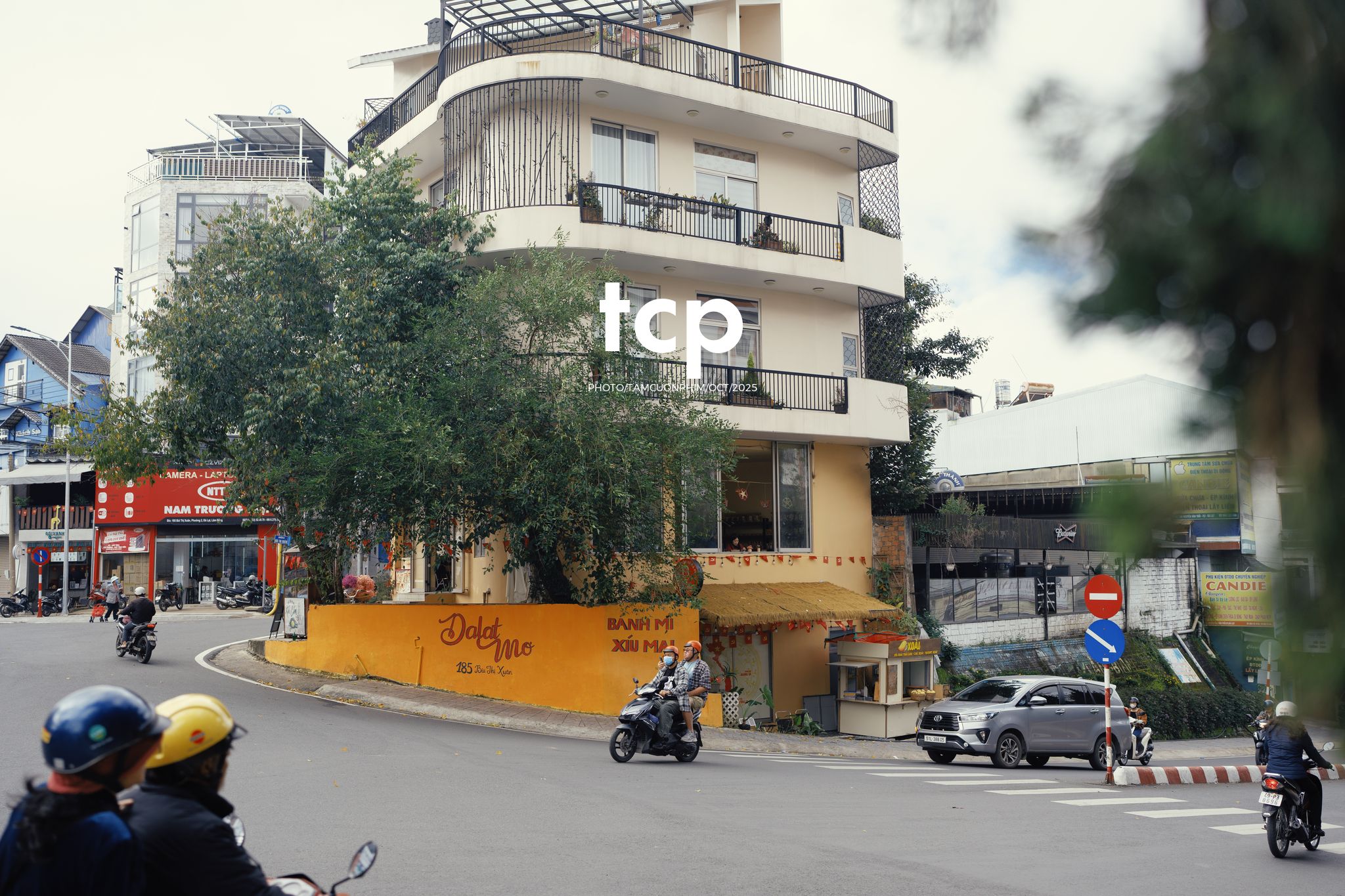 Tám Cuộn Phim - Những nhịp sống dịu dàng giữa lòng cao nguyên