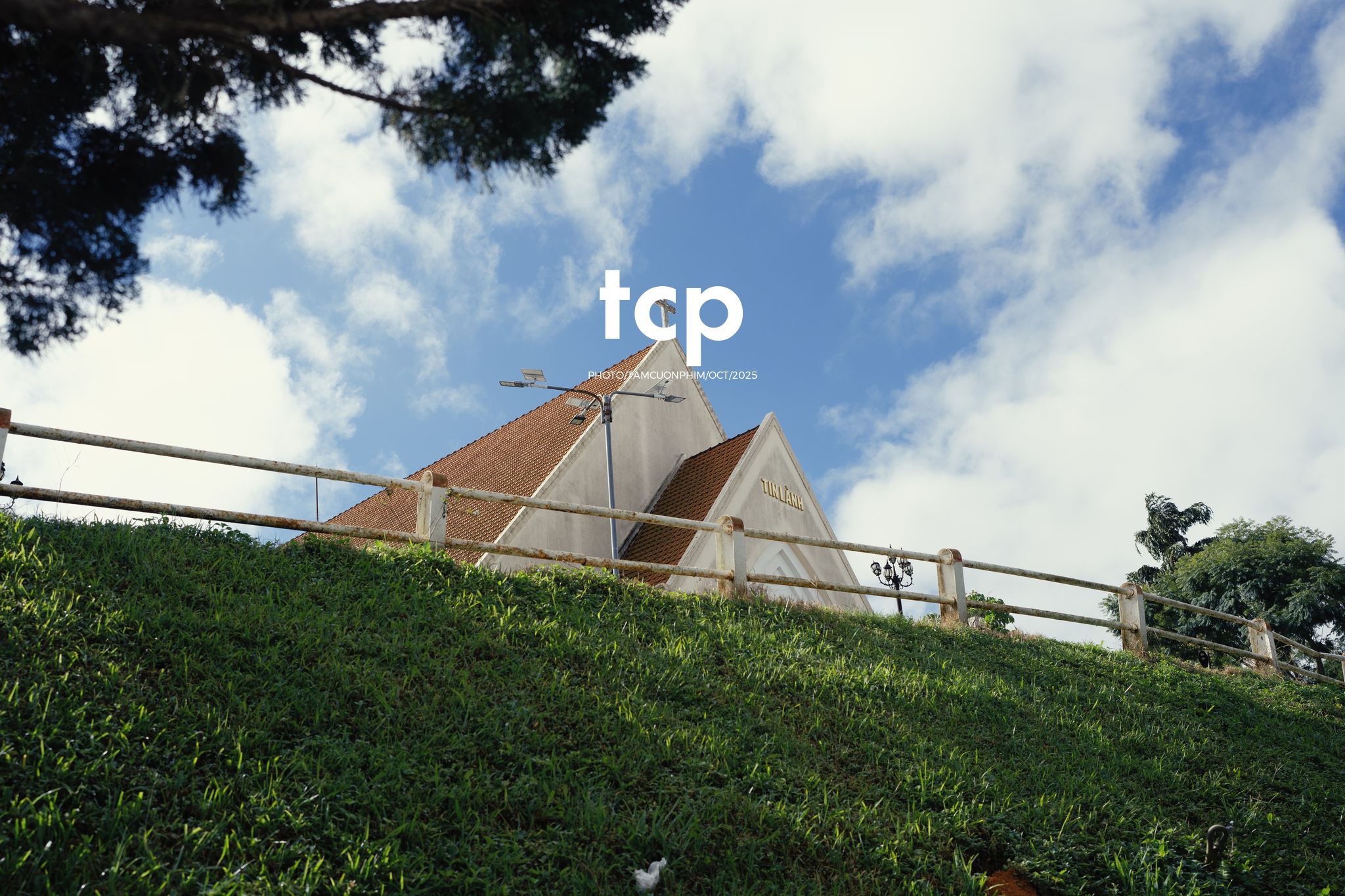 Tám Cuộn Phim - Những nhịp sống dịu dàng giữa lòng cao nguyên