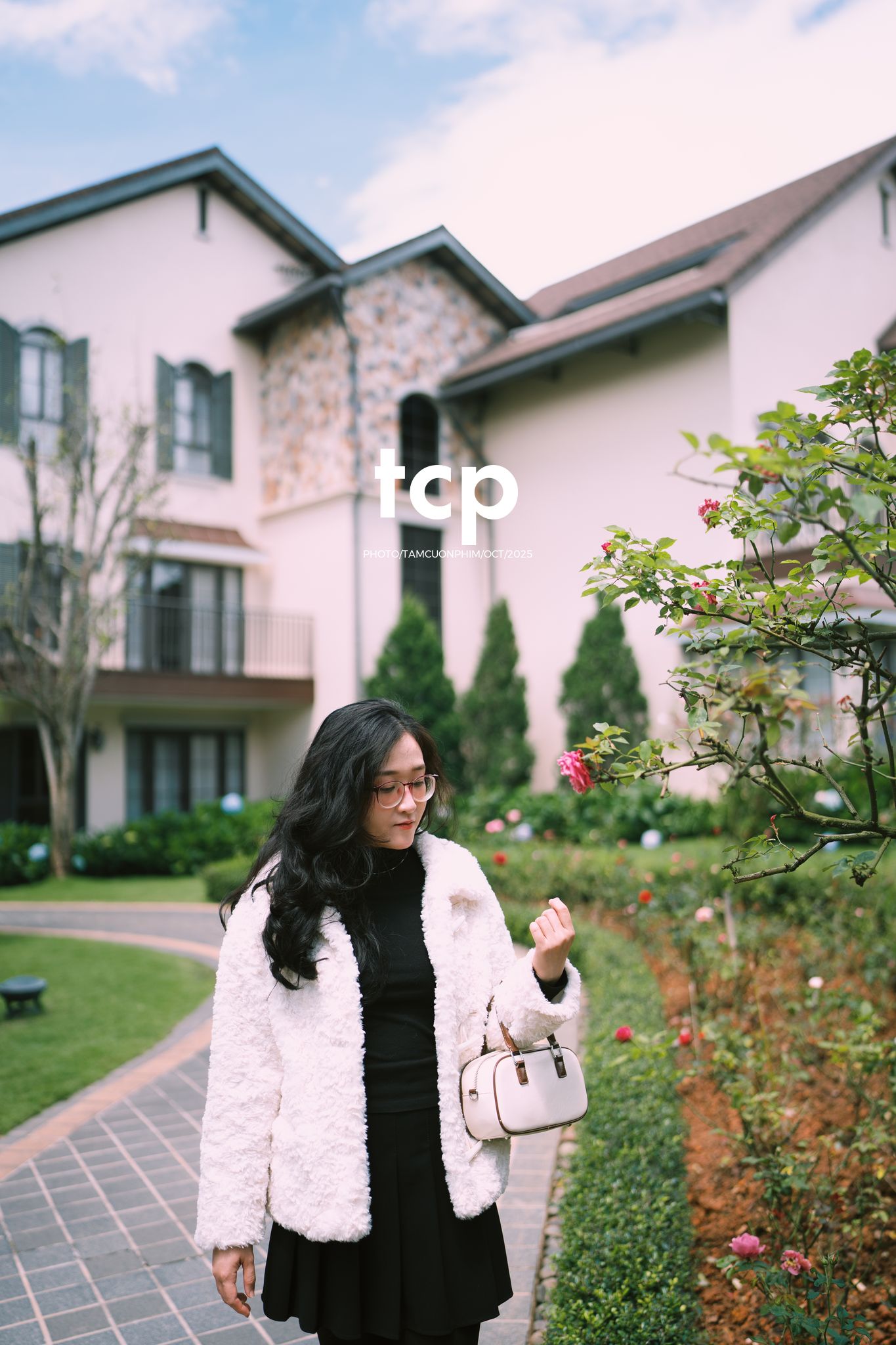 Tám Cuộn Phim - Hơi lạnh cao nguyên trong nắng sớm