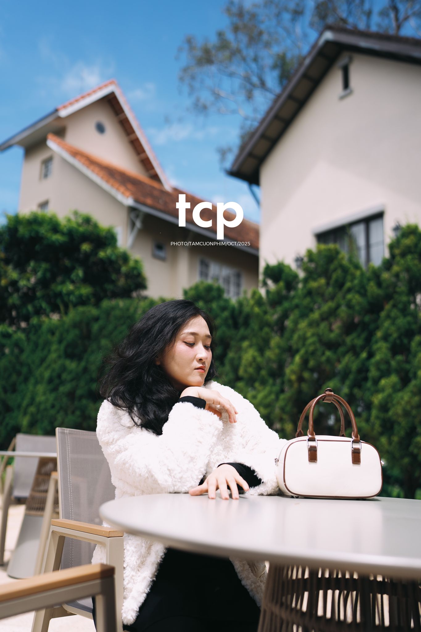 Tám Cuộn Phim - Hơi lạnh cao nguyên trong nắng sớm